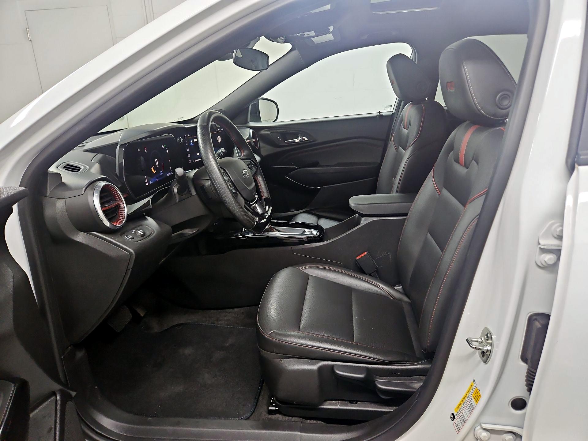Thumbnail: 2025 Chevrolet Trax - 11
