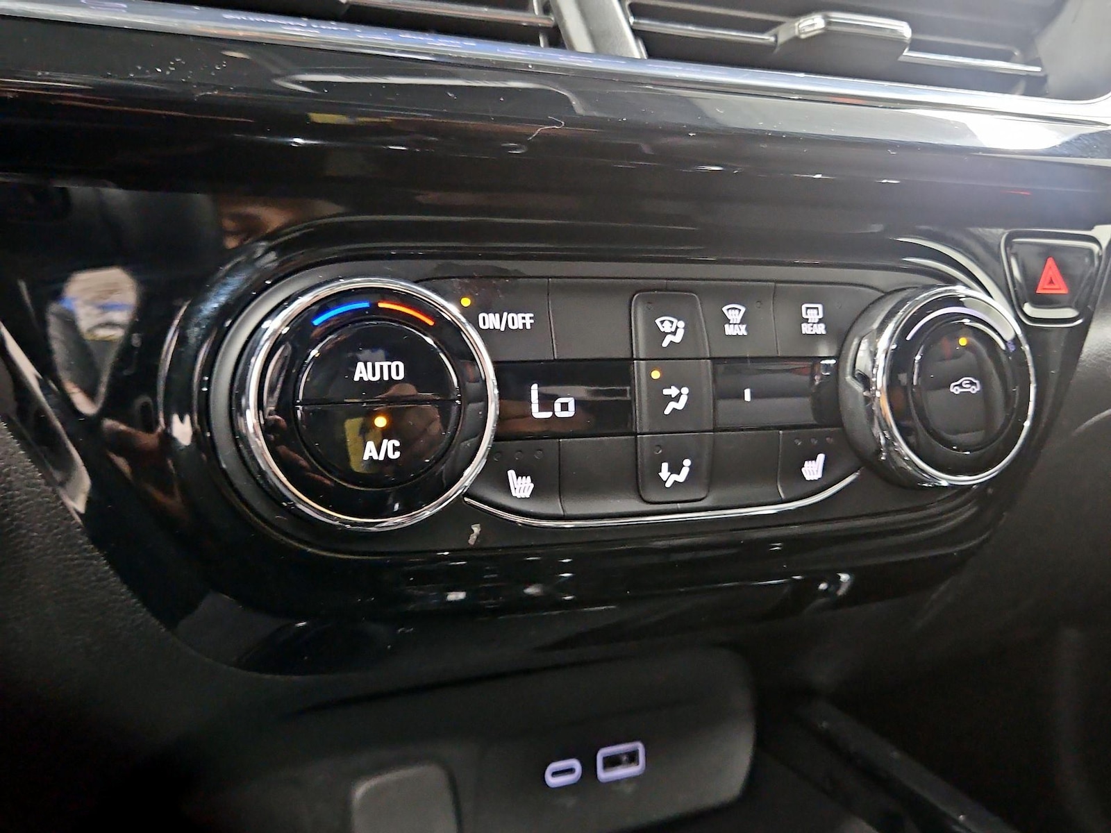 2025 Chevrolet Trax RS - Photo 17