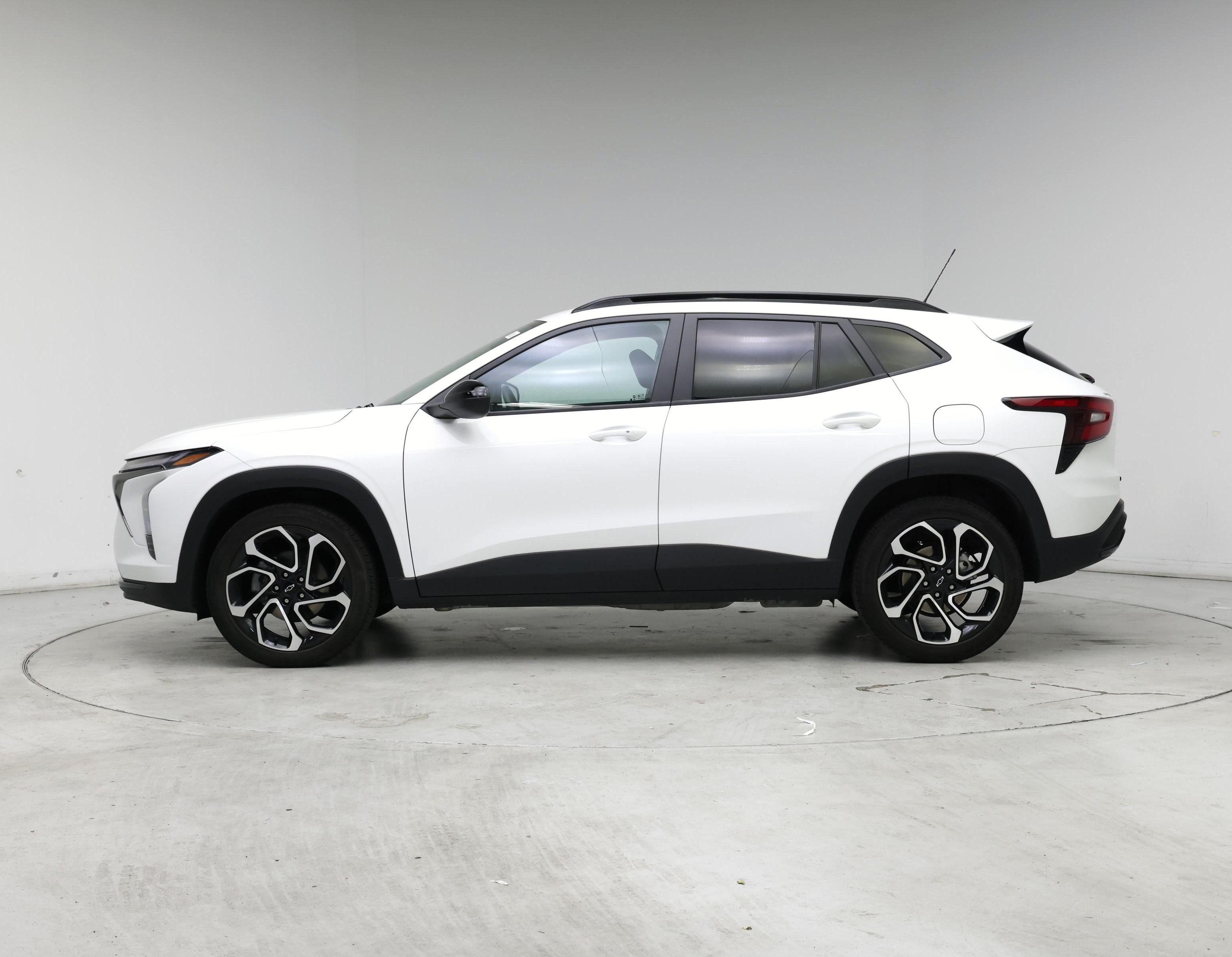 Thumbnail: 2025 Chevrolet Trax - 3