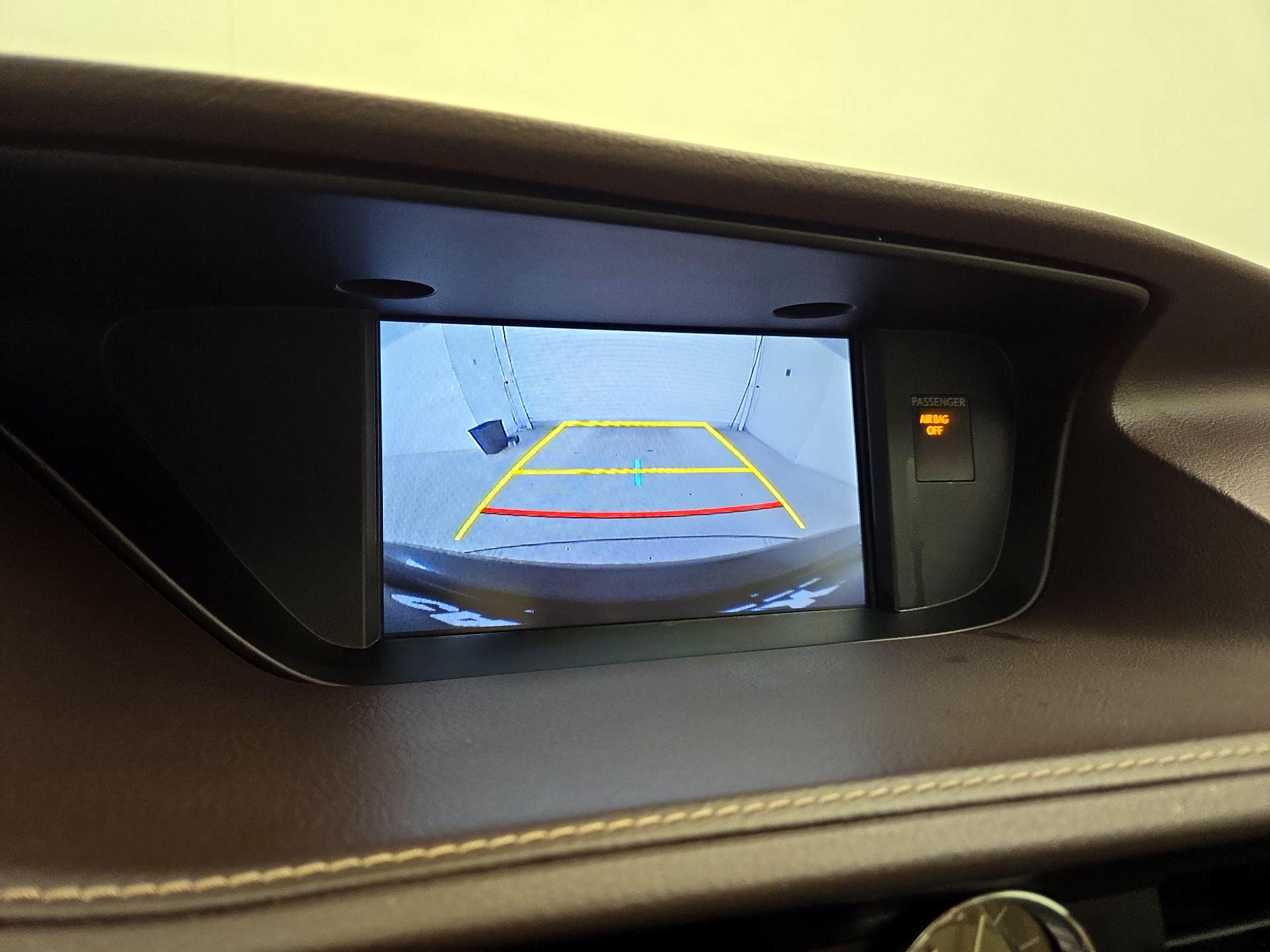 Thumbnail: 2016 Lexus ES - 15