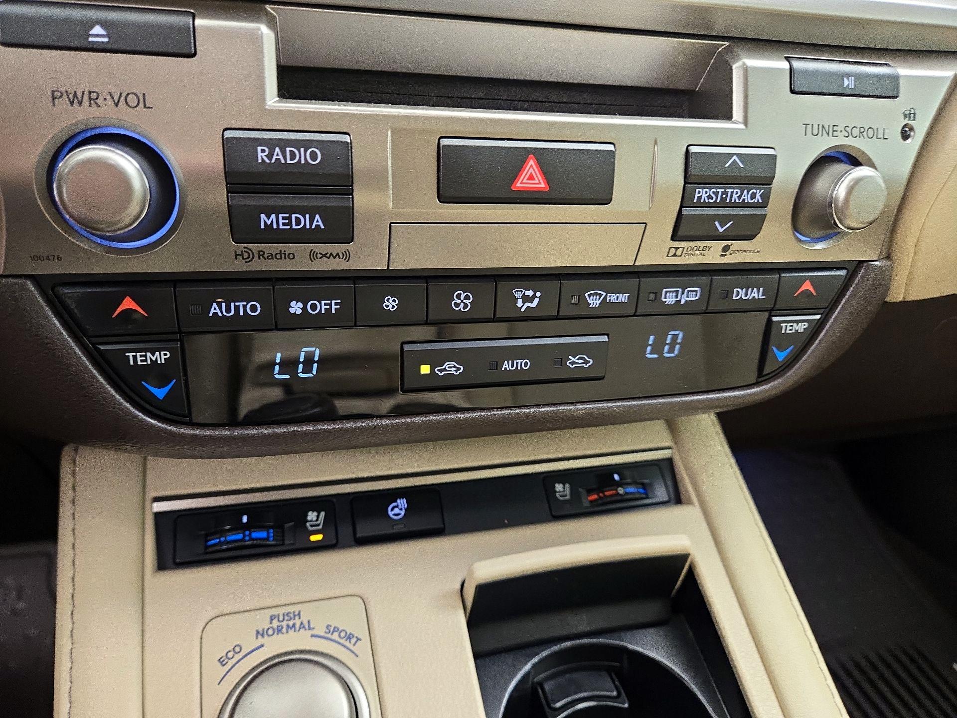 Thumbnail: 2016 Lexus ES - 17