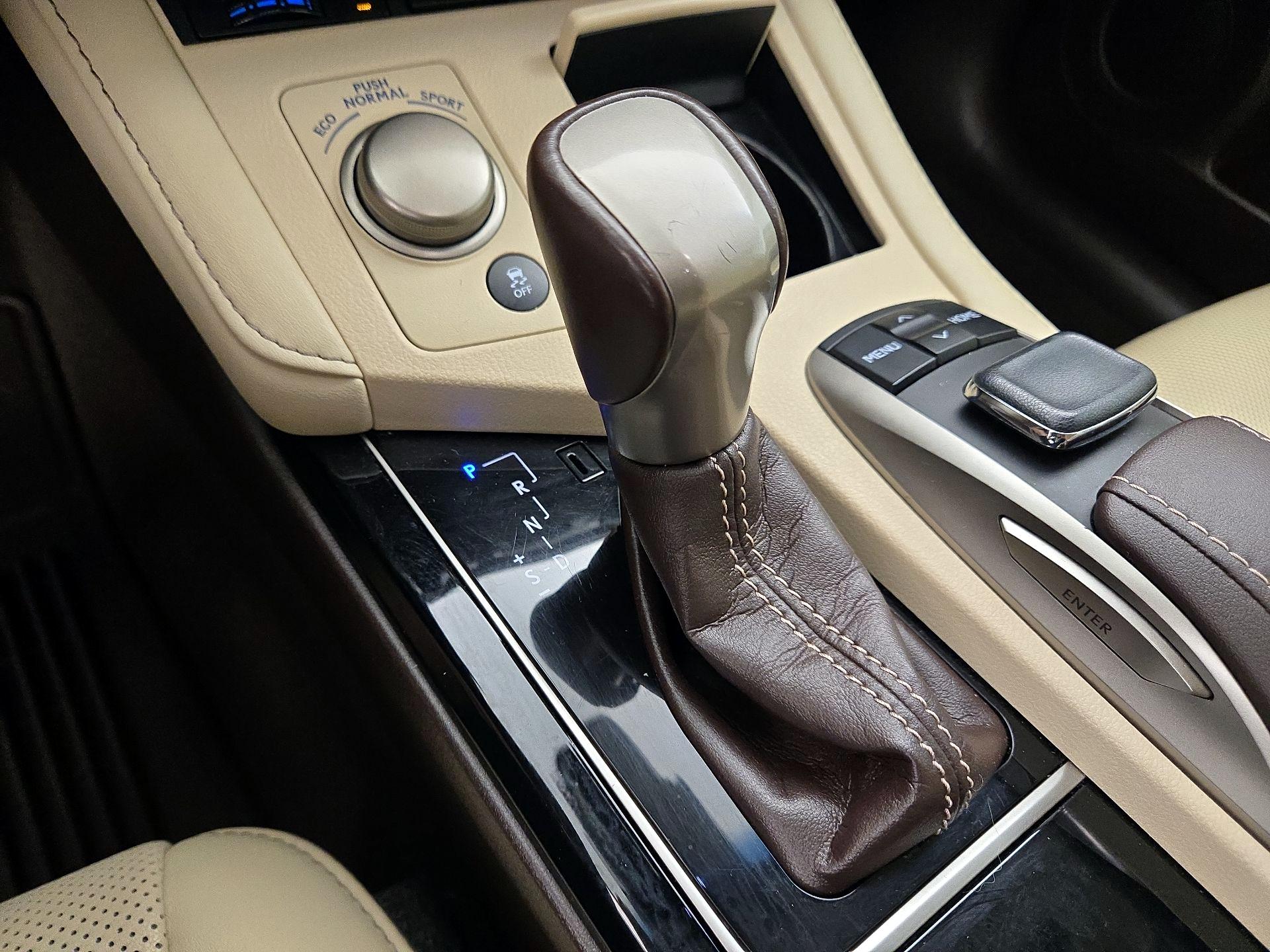 Thumbnail: 2016 Lexus ES - 18