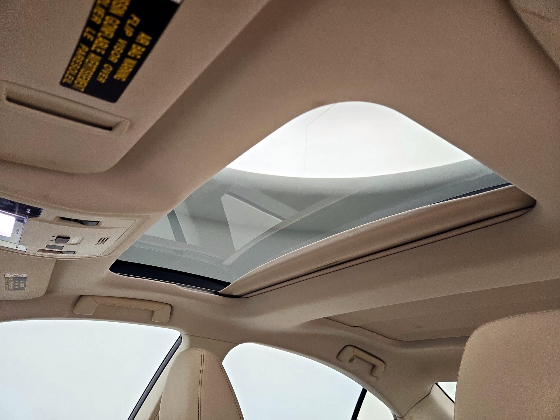 Thumbnail: 2016 Lexus ES - 20