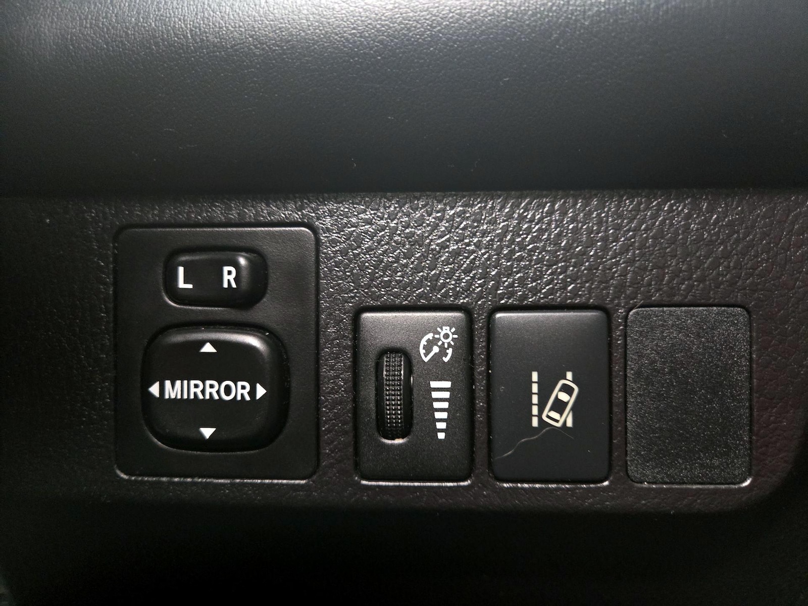 2018 Toyota RAV4 Limited - Photo 14