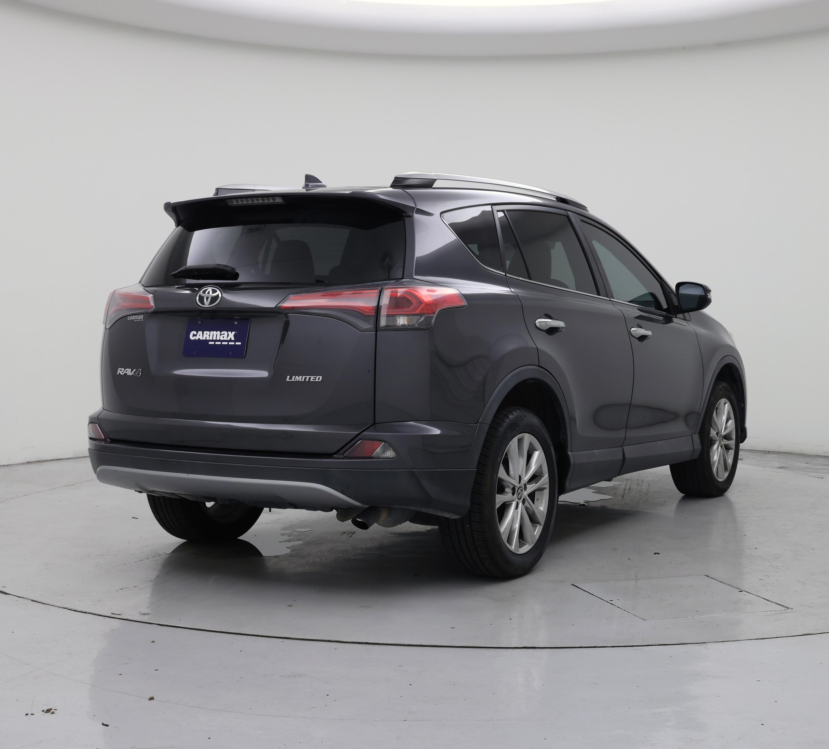 Thumbnail: 2018 Toyota RAV4 - 8