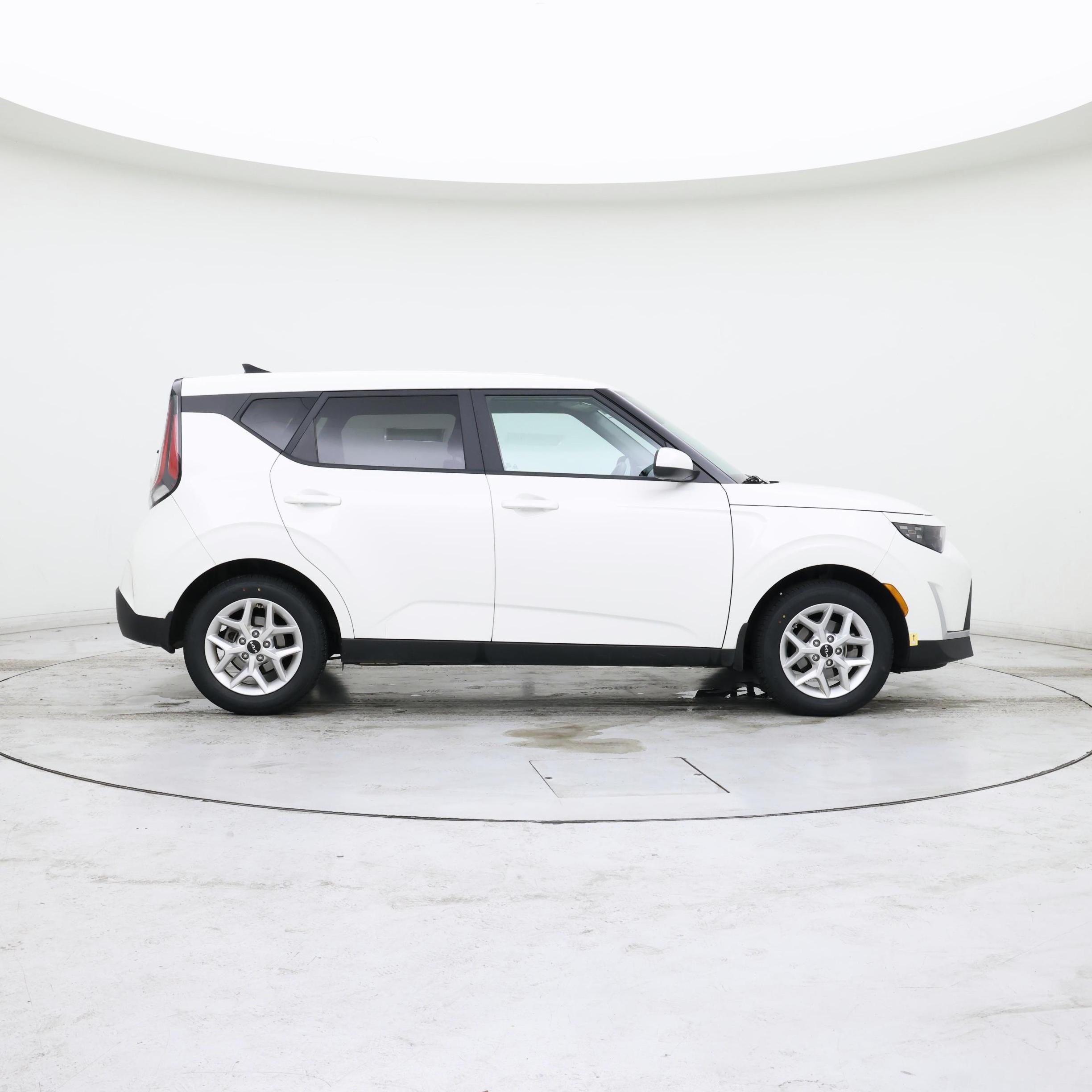 Thumbnail: 2023 Kia Soul - 7