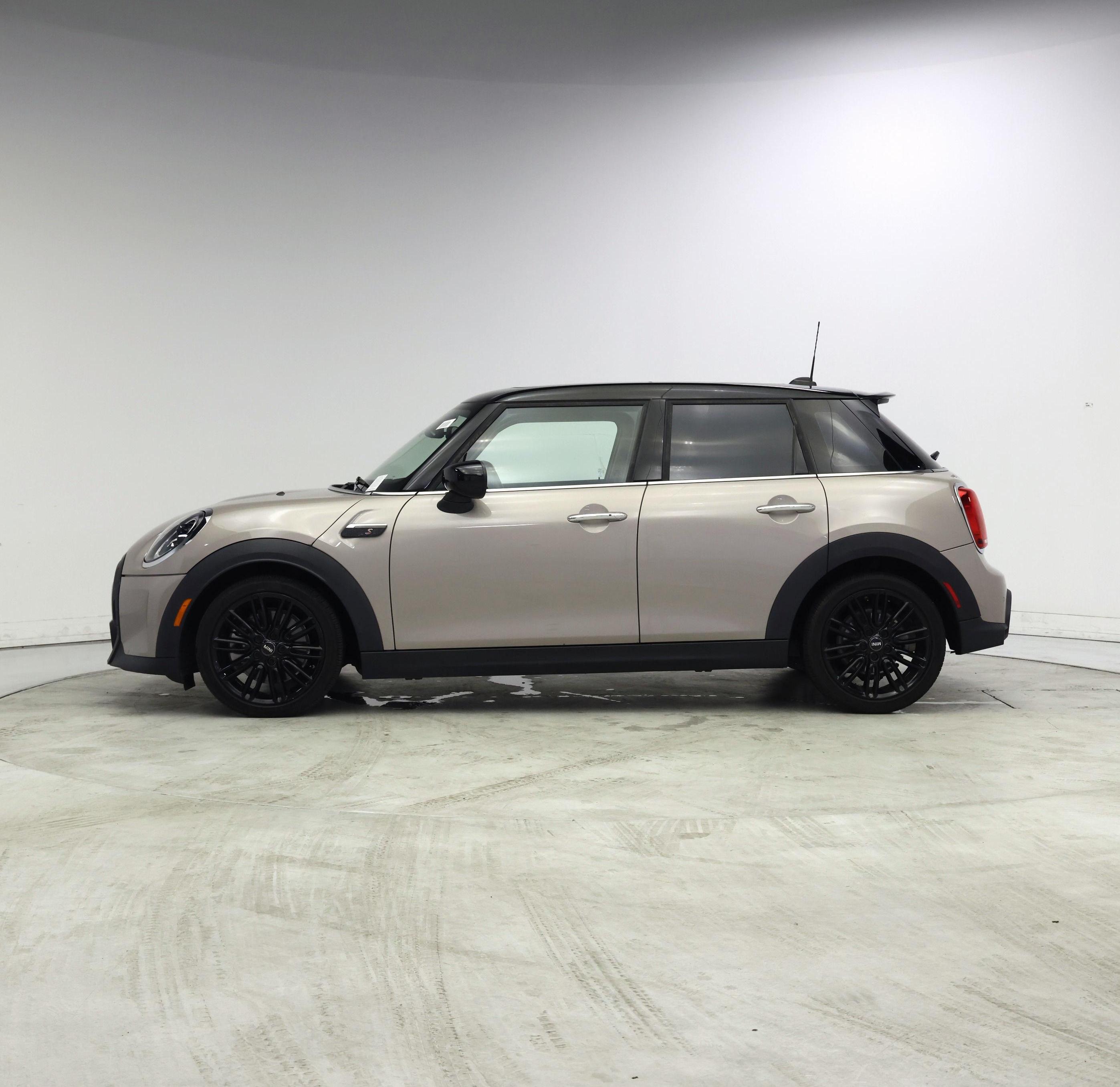 Thumbnail: 2022 MINI Cooper Hardtop - 3