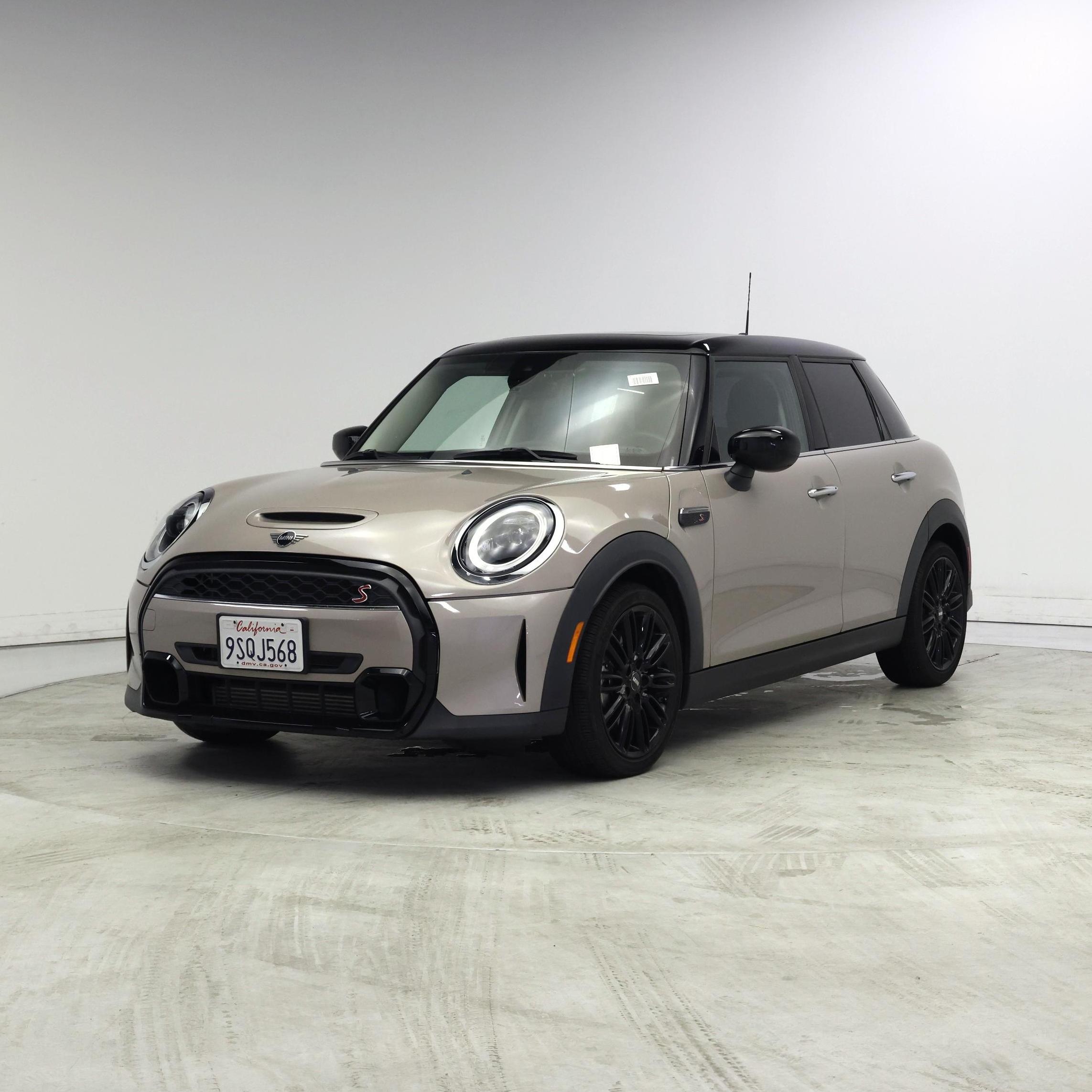 Thumbnail: 2022 MINI Cooper Hardtop - 4