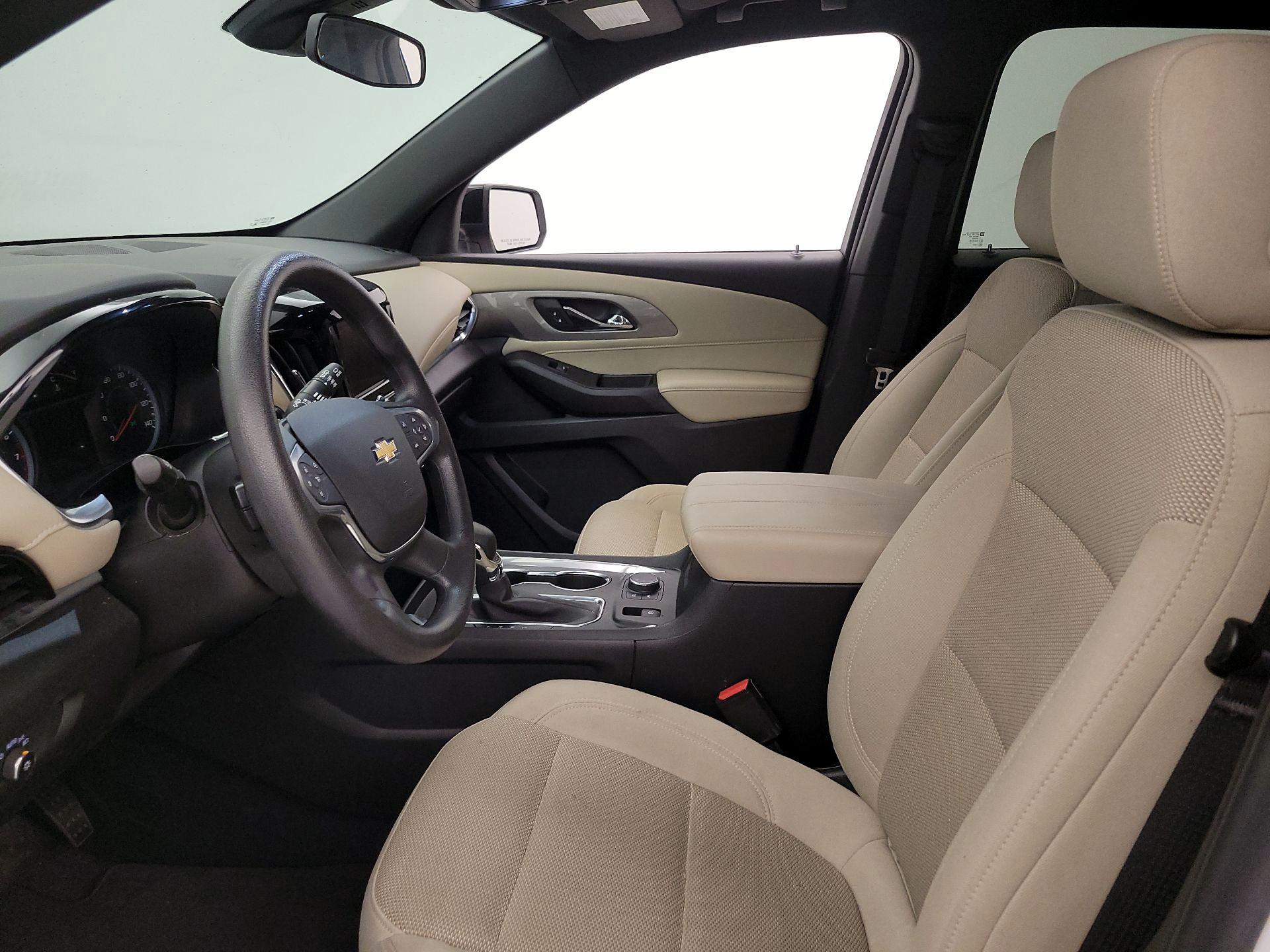 Thumbnail: 2022 Chevrolet Traverse - 11
