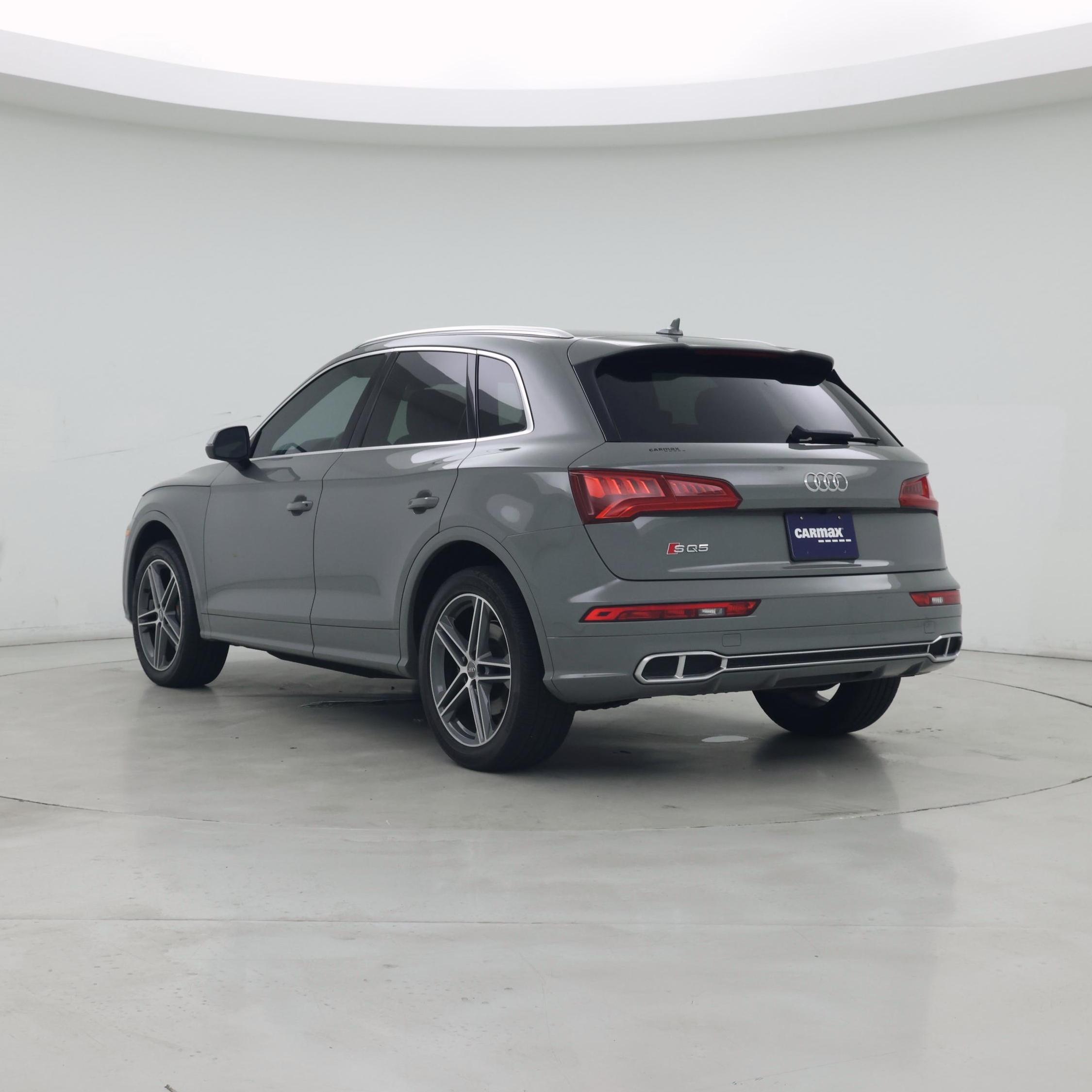 Thumbnail: 2019 Audi SQ5 - 2