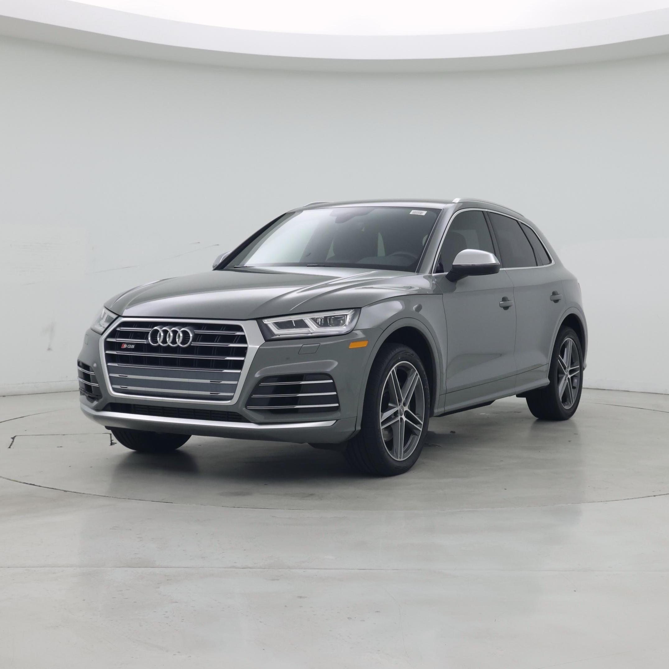Thumbnail: 2019 Audi SQ5 - 4