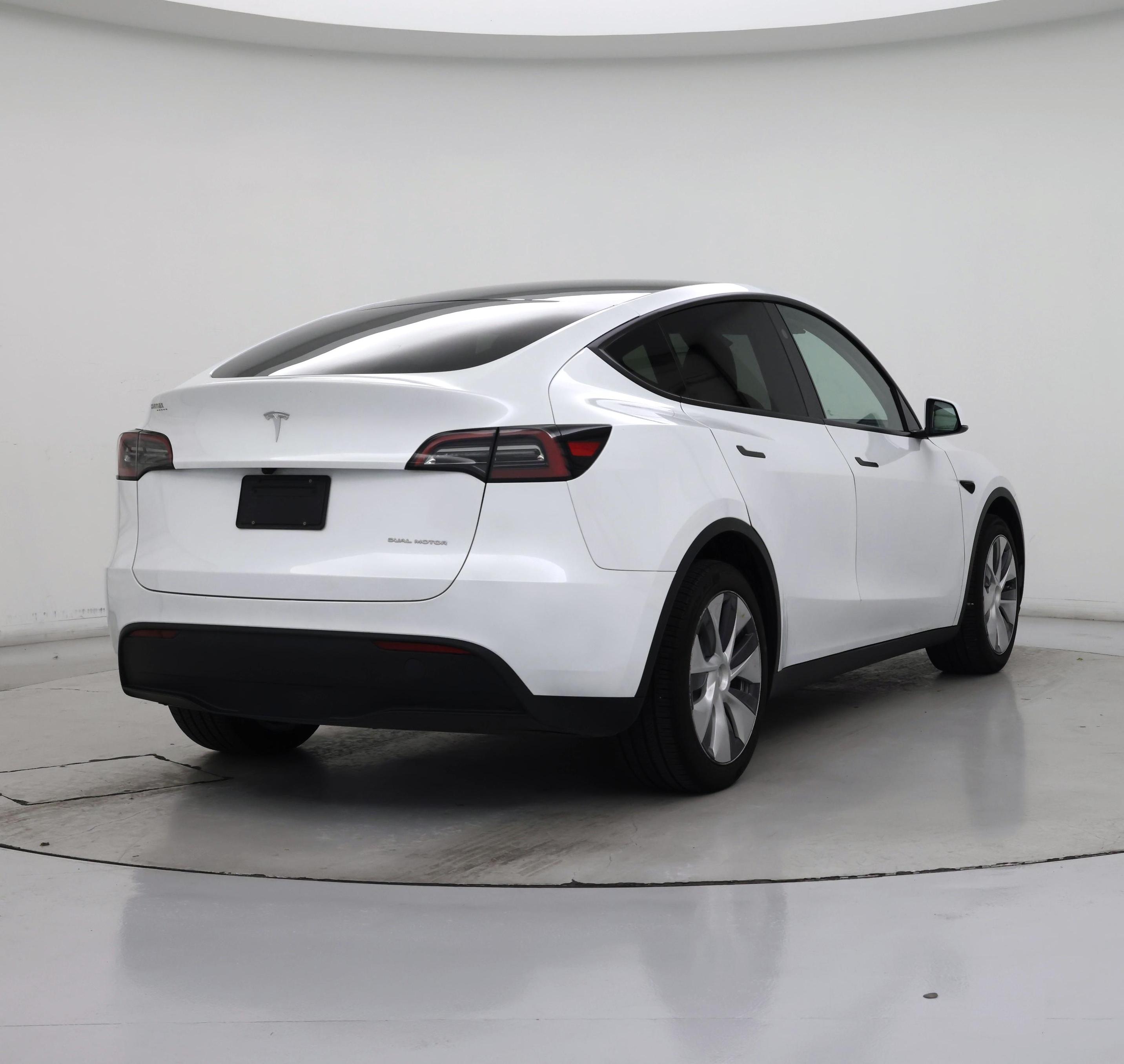 Thumbnail: 2024 Tesla Model Y - 8