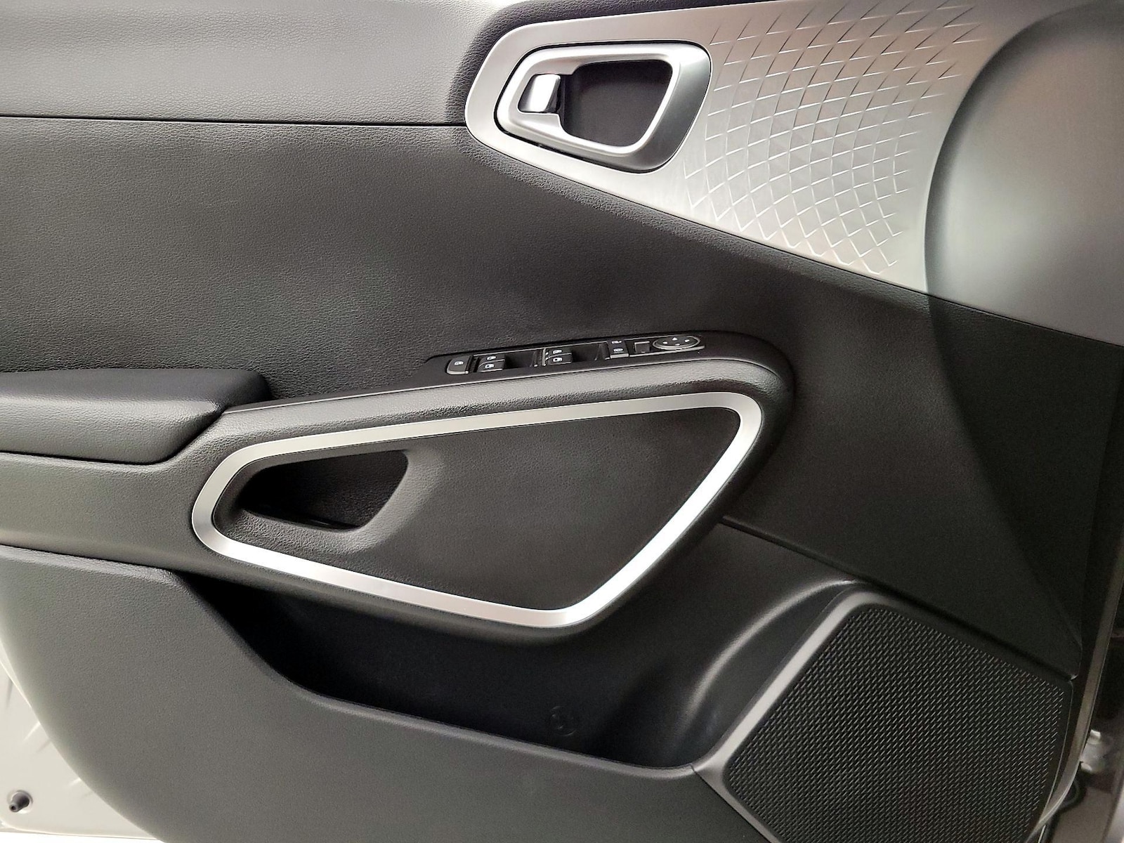 2023 Kia Soul LX - Photo 13