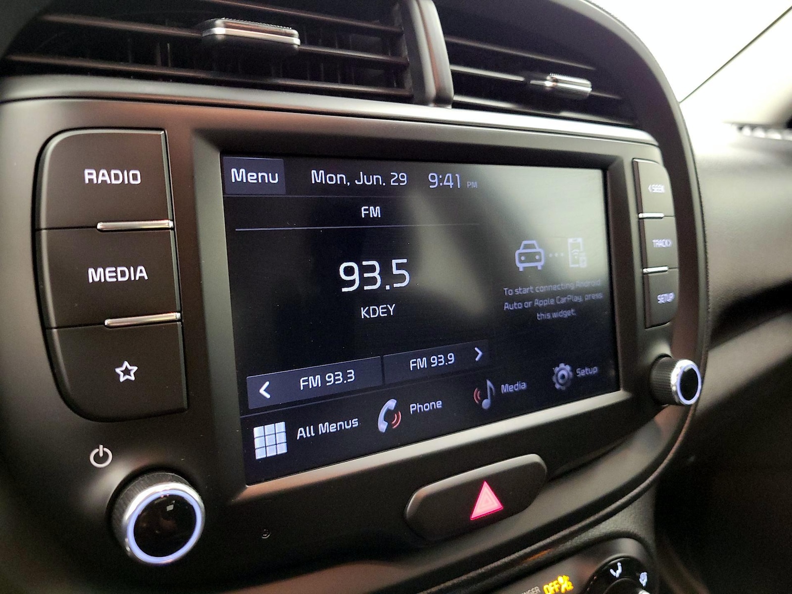 2023 Kia Soul LX - Photo 16