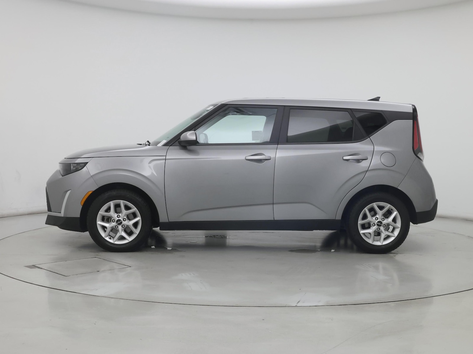 2023 Kia Soul LX - Photo 4