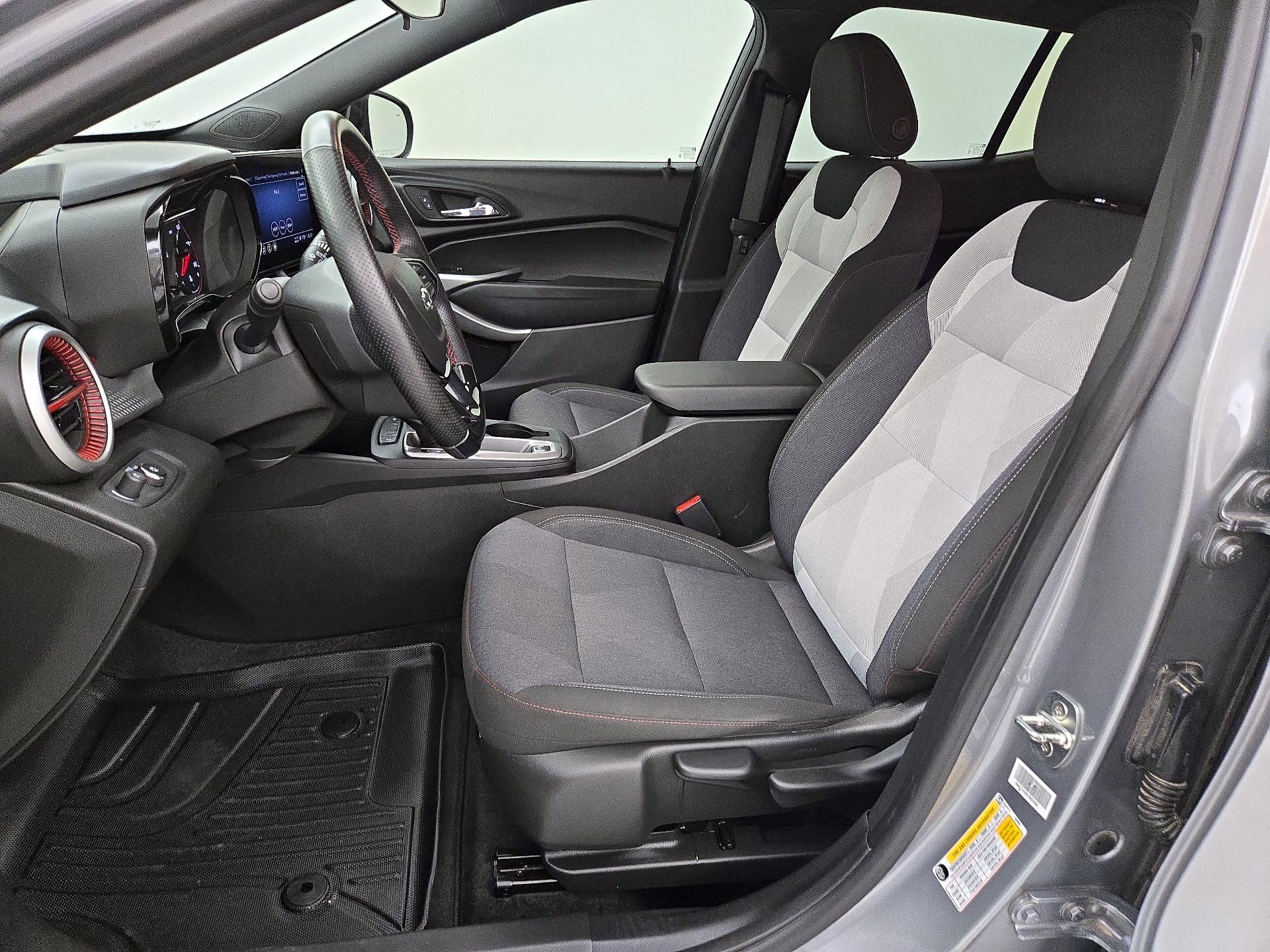 Thumbnail: 2024 Chevrolet Trax - 9