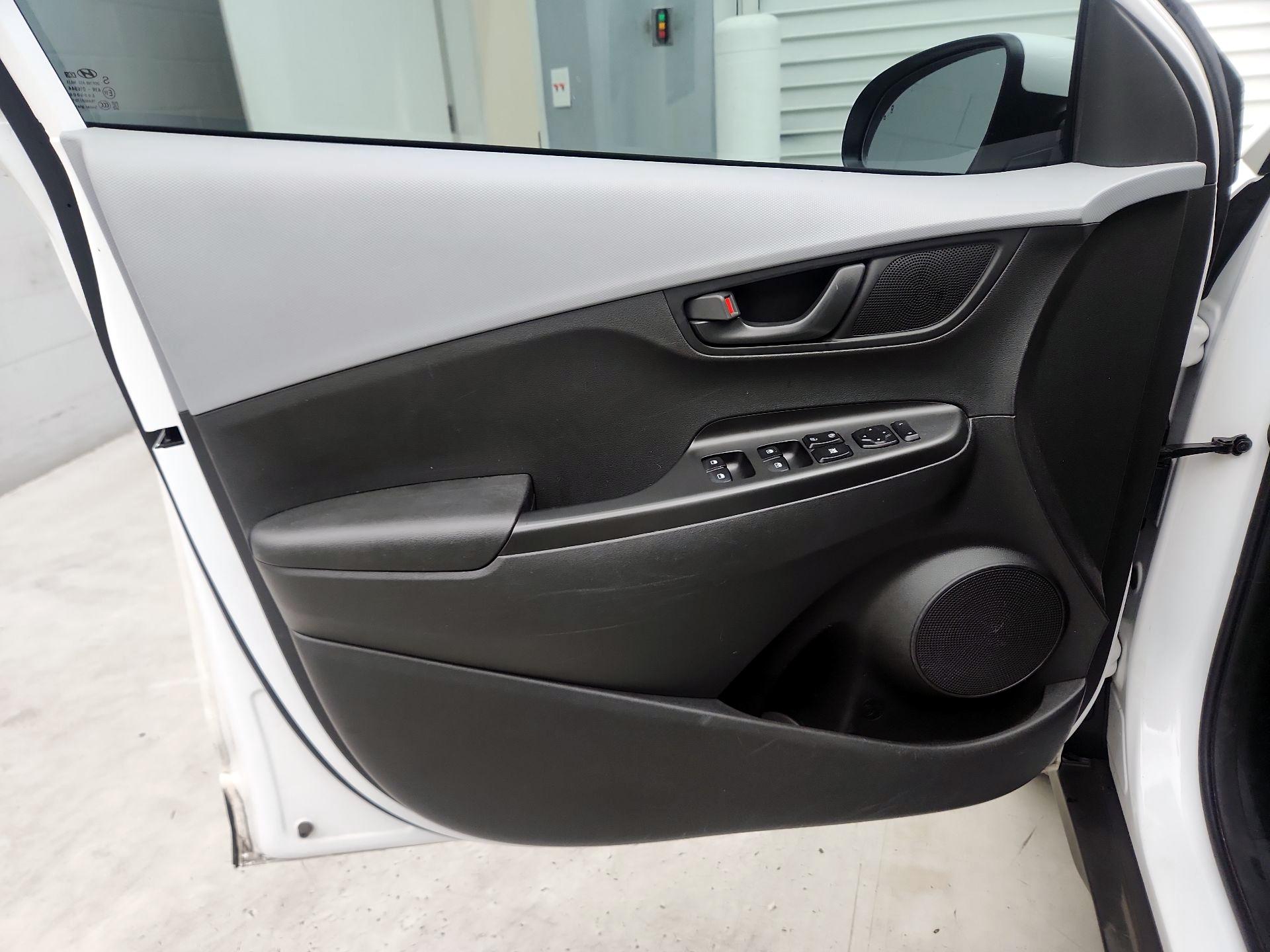 Thumbnail: 2021 Hyundai Kona - 12