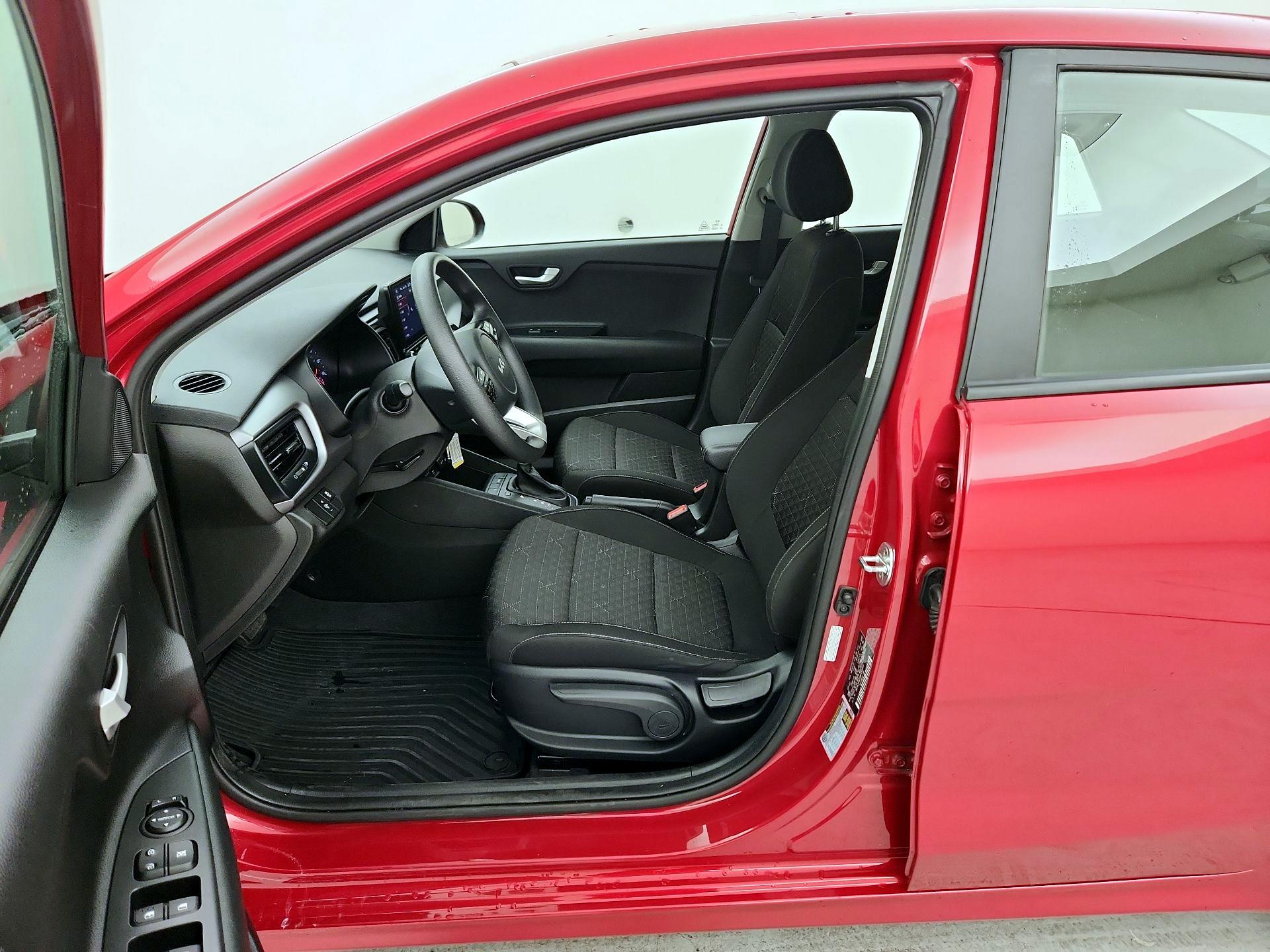 Thumbnail: 2022 Kia Rio - 11