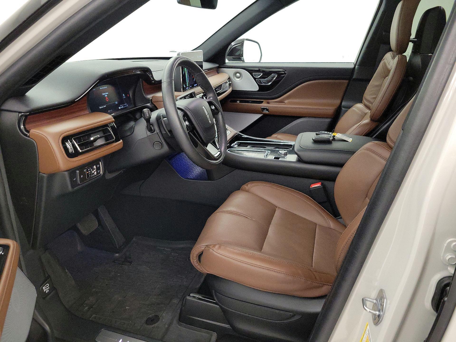Thumbnail: 2022 Lincoln Aviator - 11