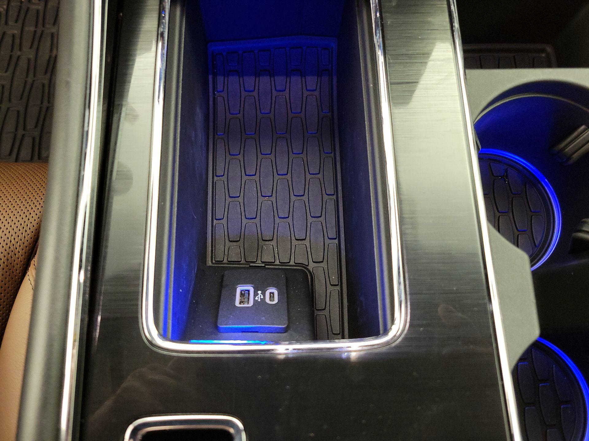 Thumbnail: 2022 Lincoln Aviator - 19
