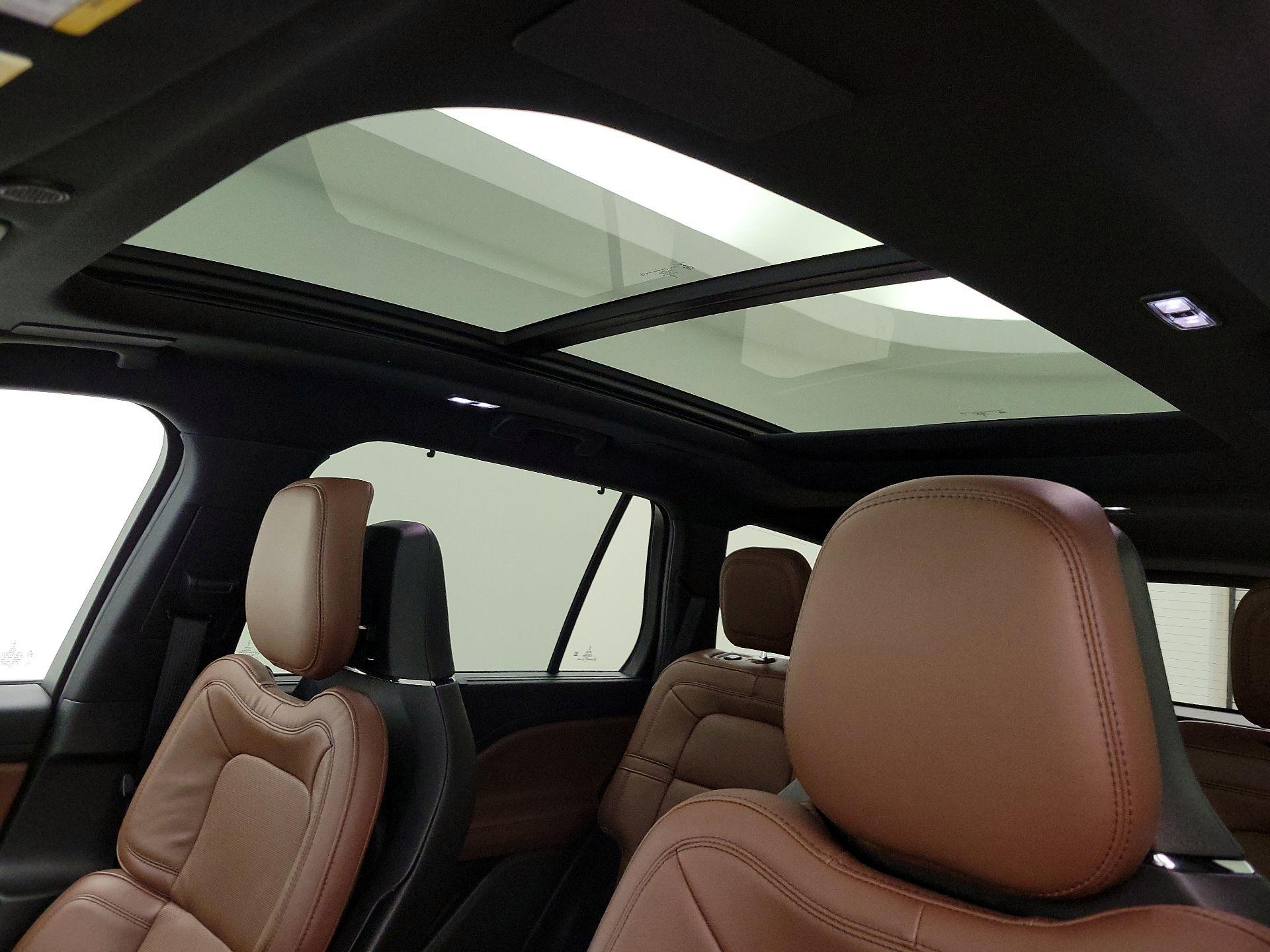Thumbnail: 2022 Lincoln Aviator - 20