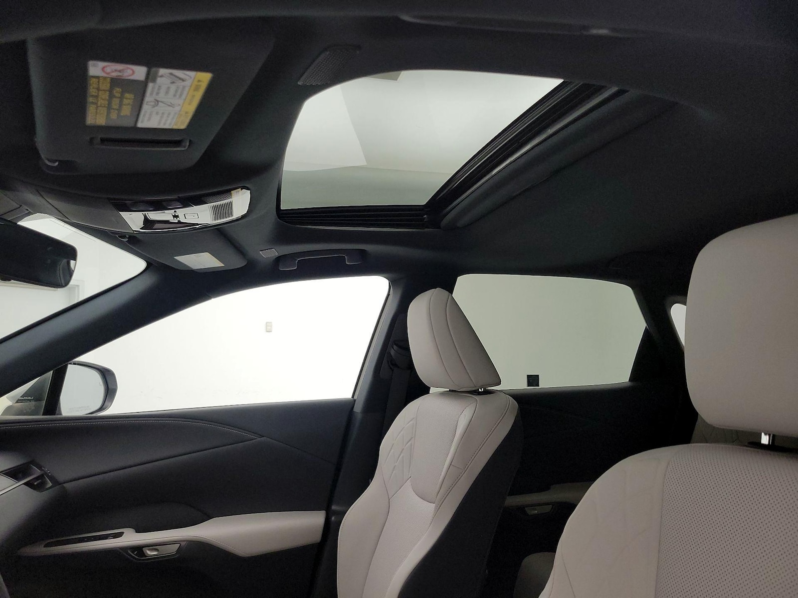 Sunroof(s) & Overhead Airbags