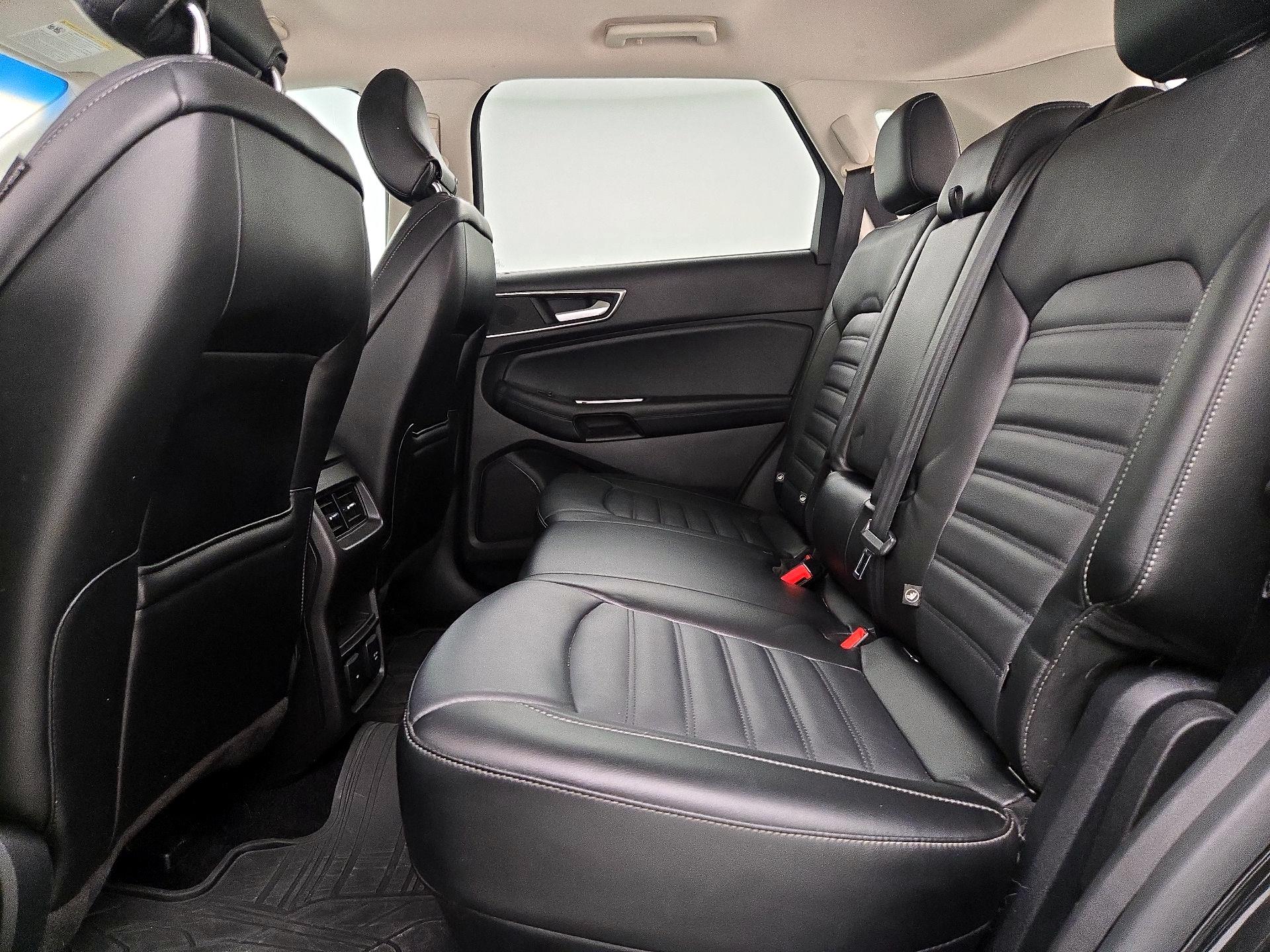 Thumbnail: 2015 Ford Edge - 19