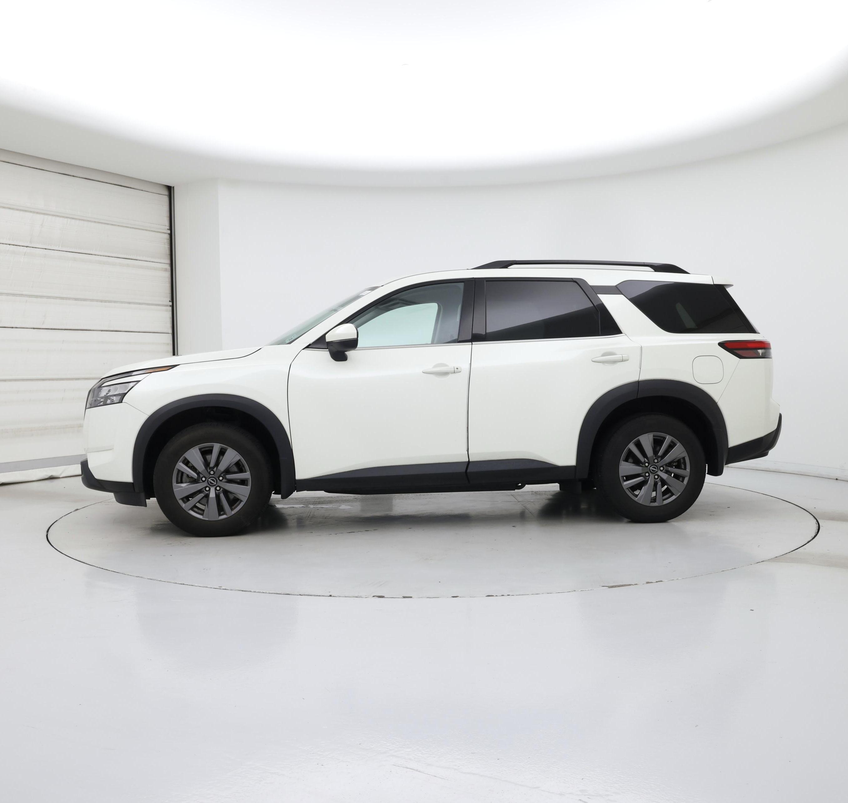 Thumbnail: 2024 Nissan Pathfinder - 3