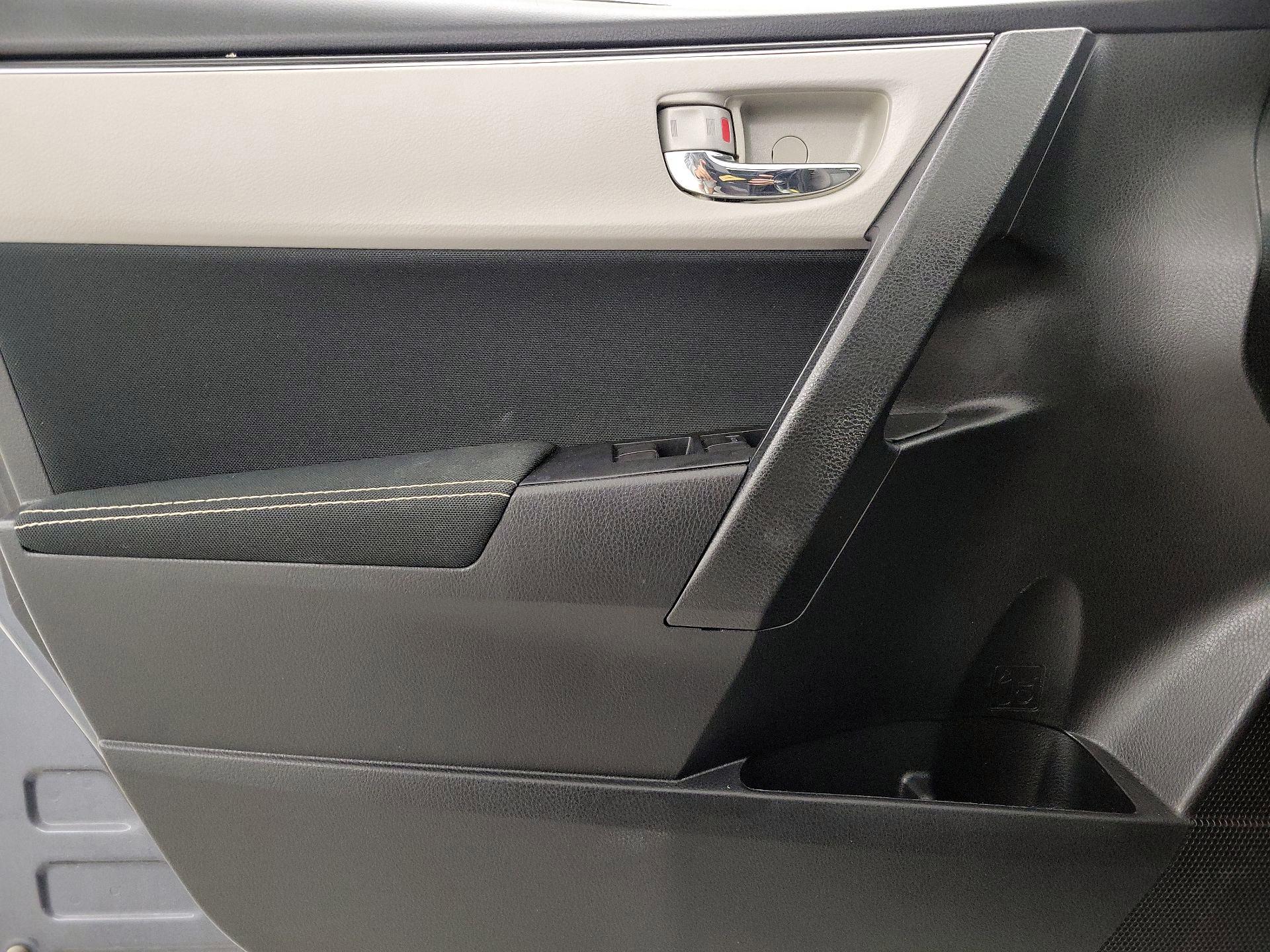 Thumbnail: 2018 Toyota Corolla - 12