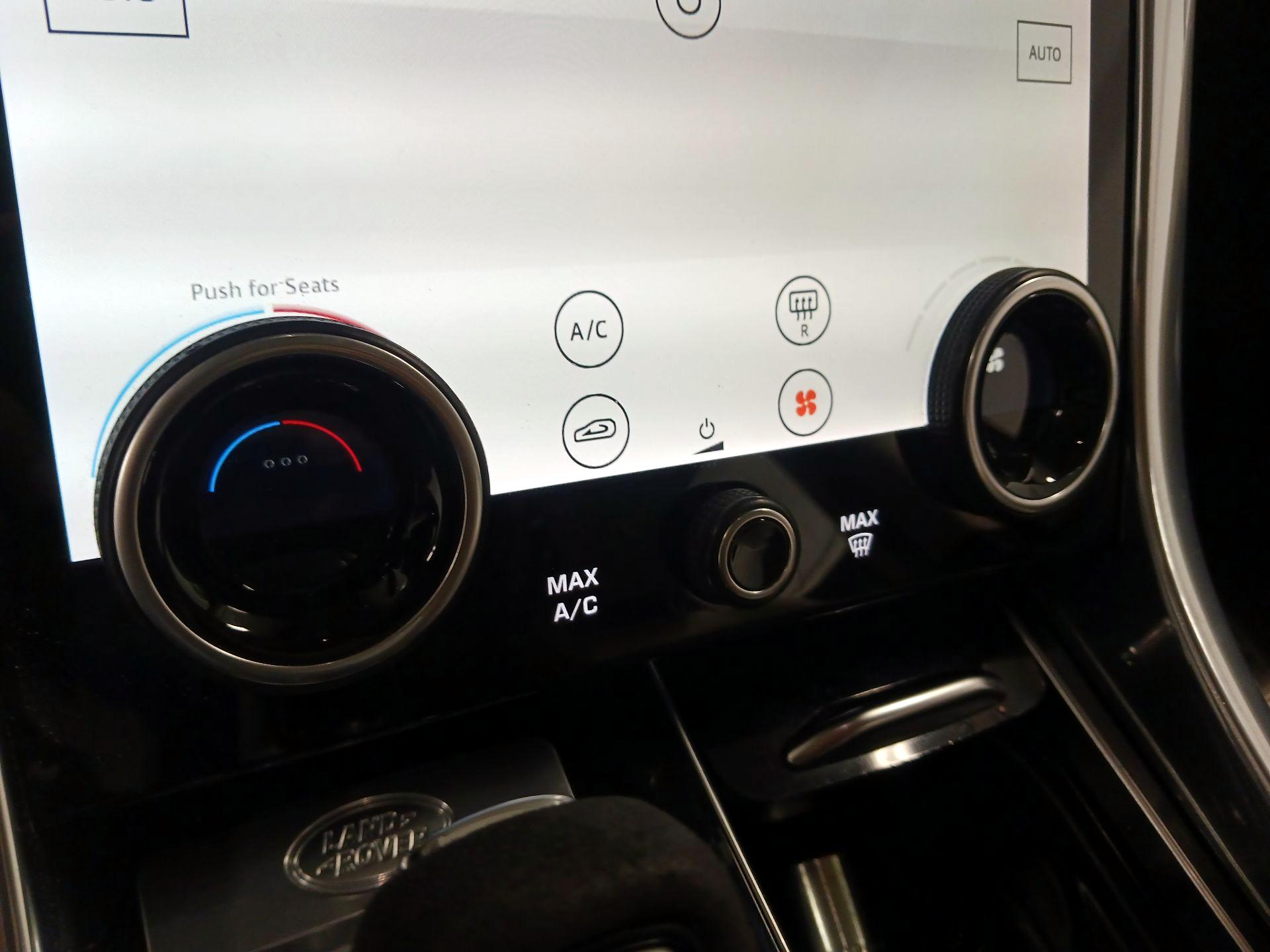 Thumbnail: 2020 Land Rover Range Rover Sport - 14