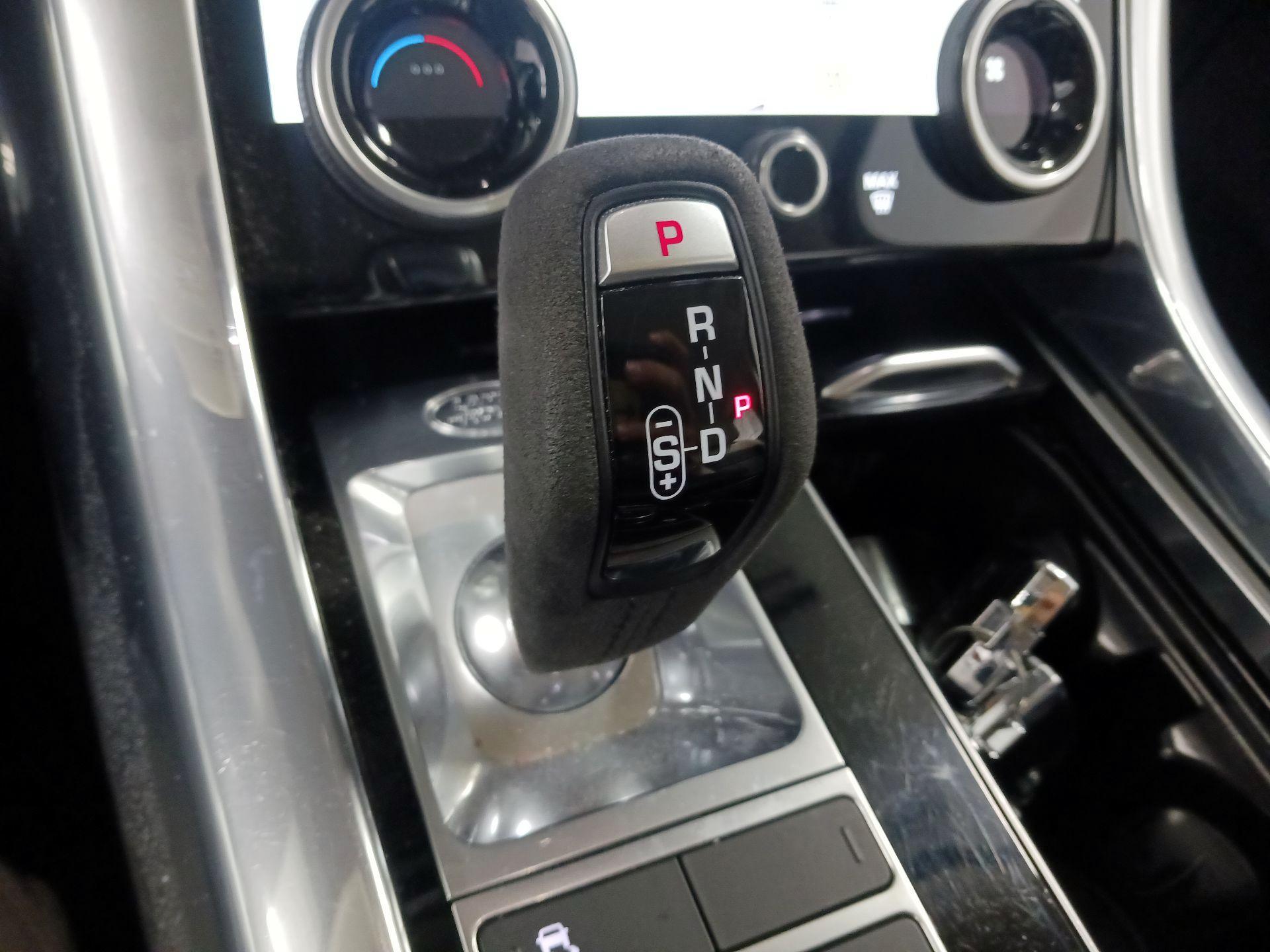 Thumbnail: 2020 Land Rover Range Rover Sport - 15