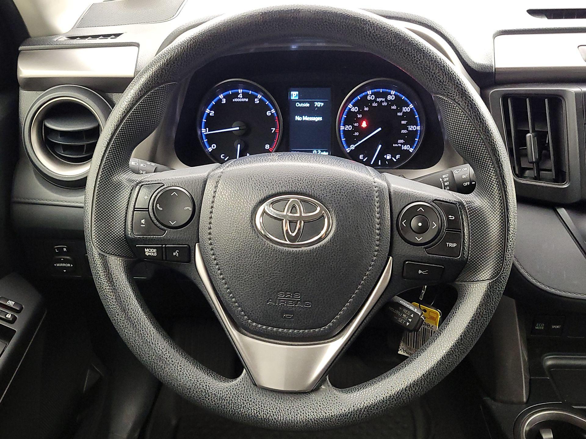 Thumbnail: 2017 Toyota RAV4 - 10