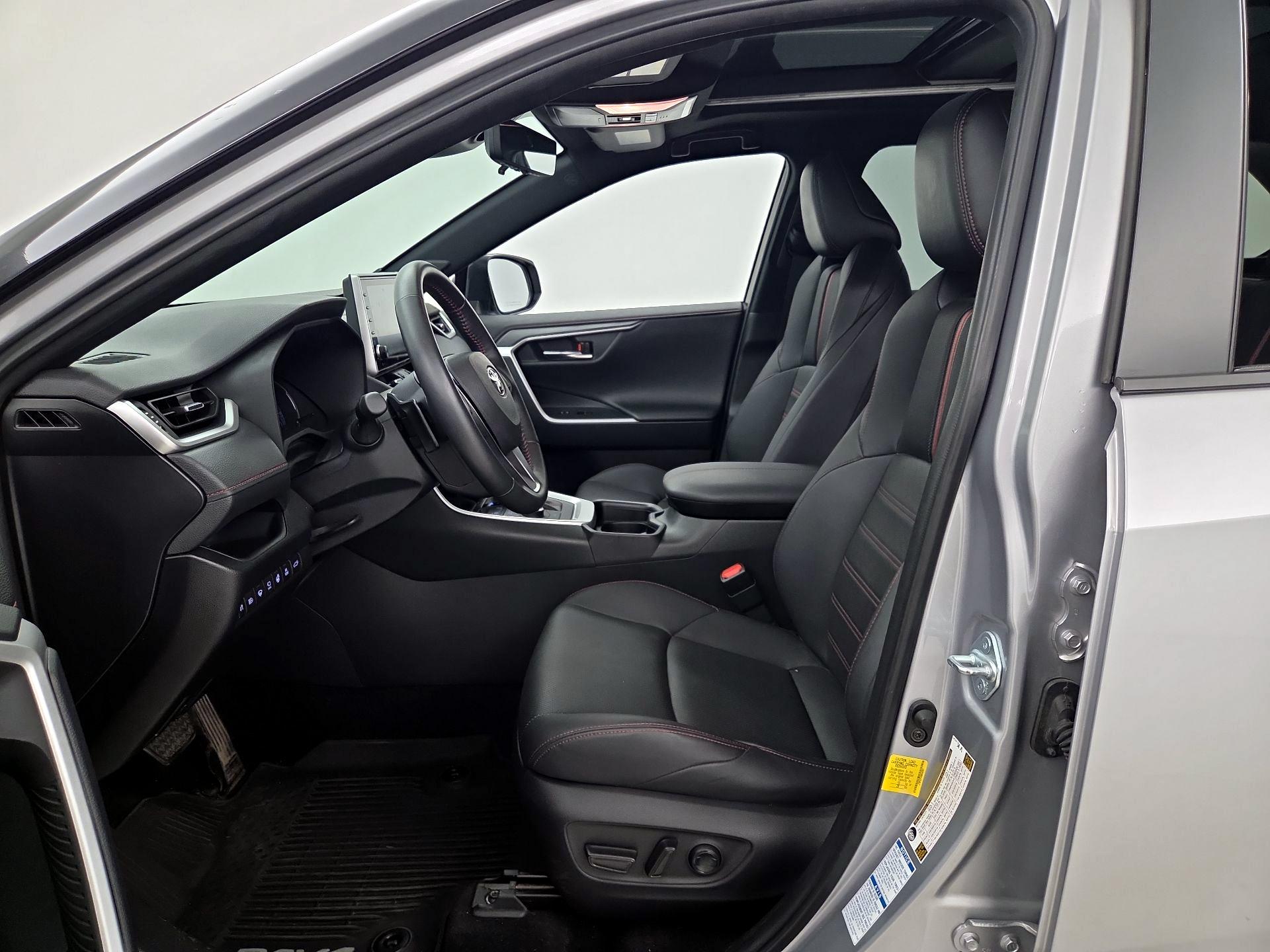 Thumbnail: 2021 Toyota RAV4 - 11