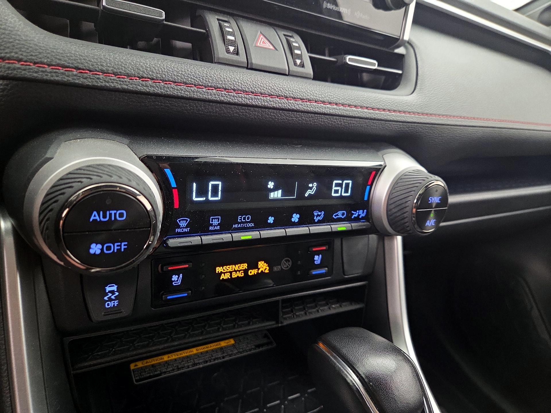 Thumbnail: 2021 Toyota RAV4 - 17