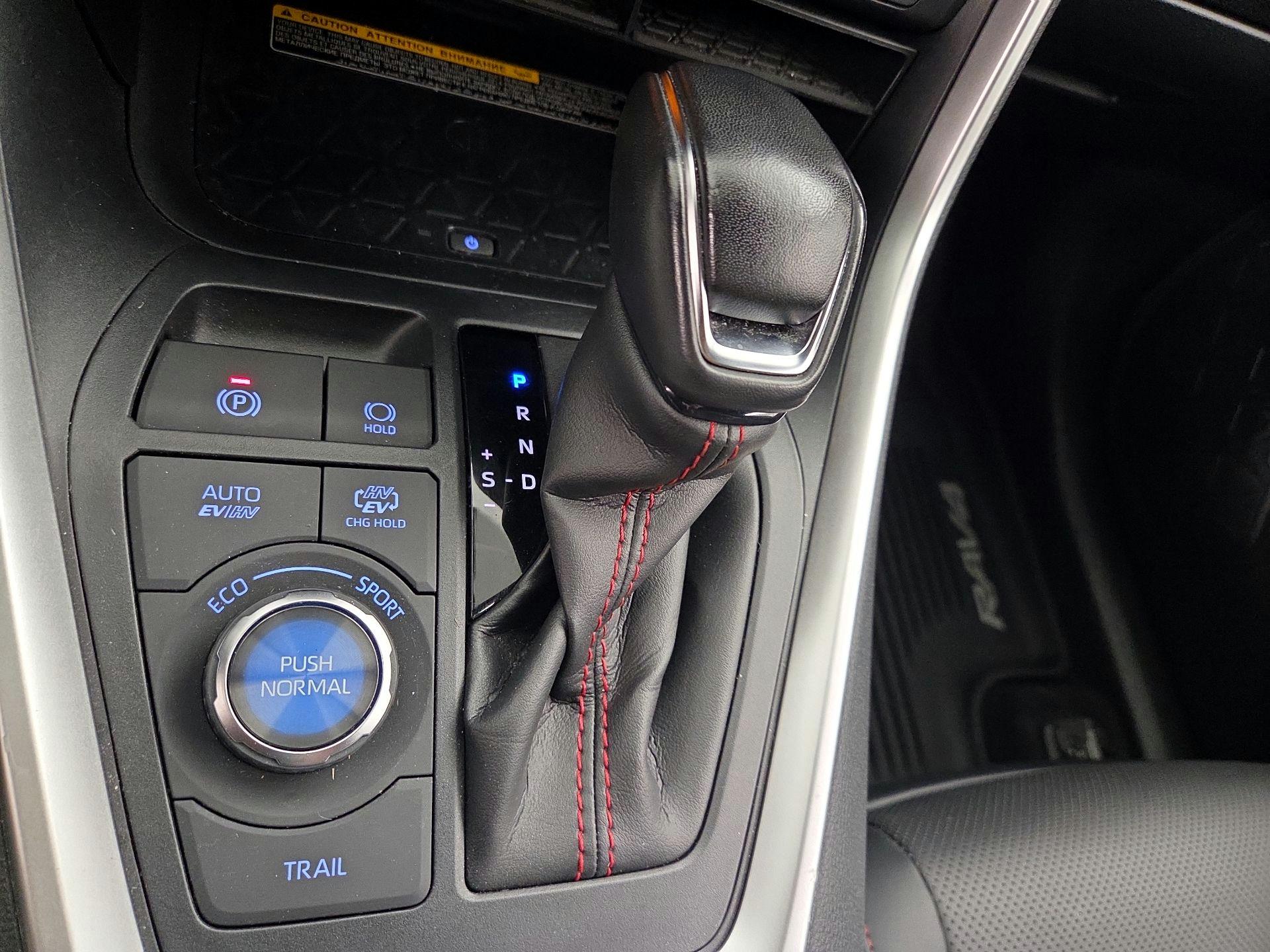 Thumbnail: 2021 Toyota RAV4 - 18
