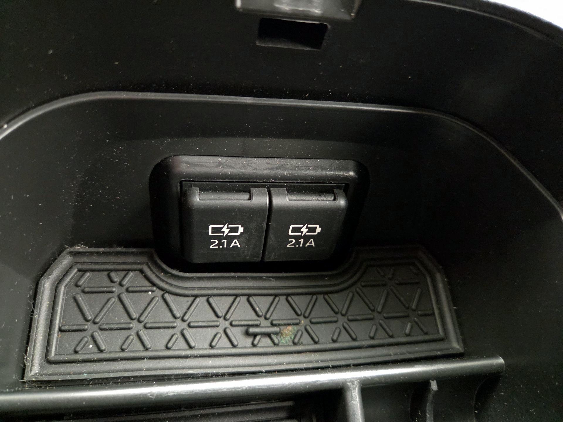Thumbnail: 2021 Toyota RAV4 - 19