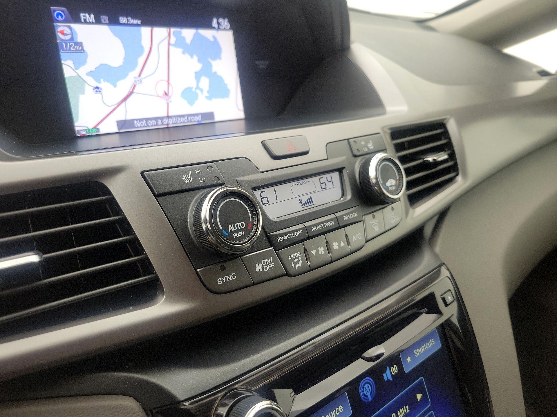 Thumbnail: 2016 Honda Odyssey - 17