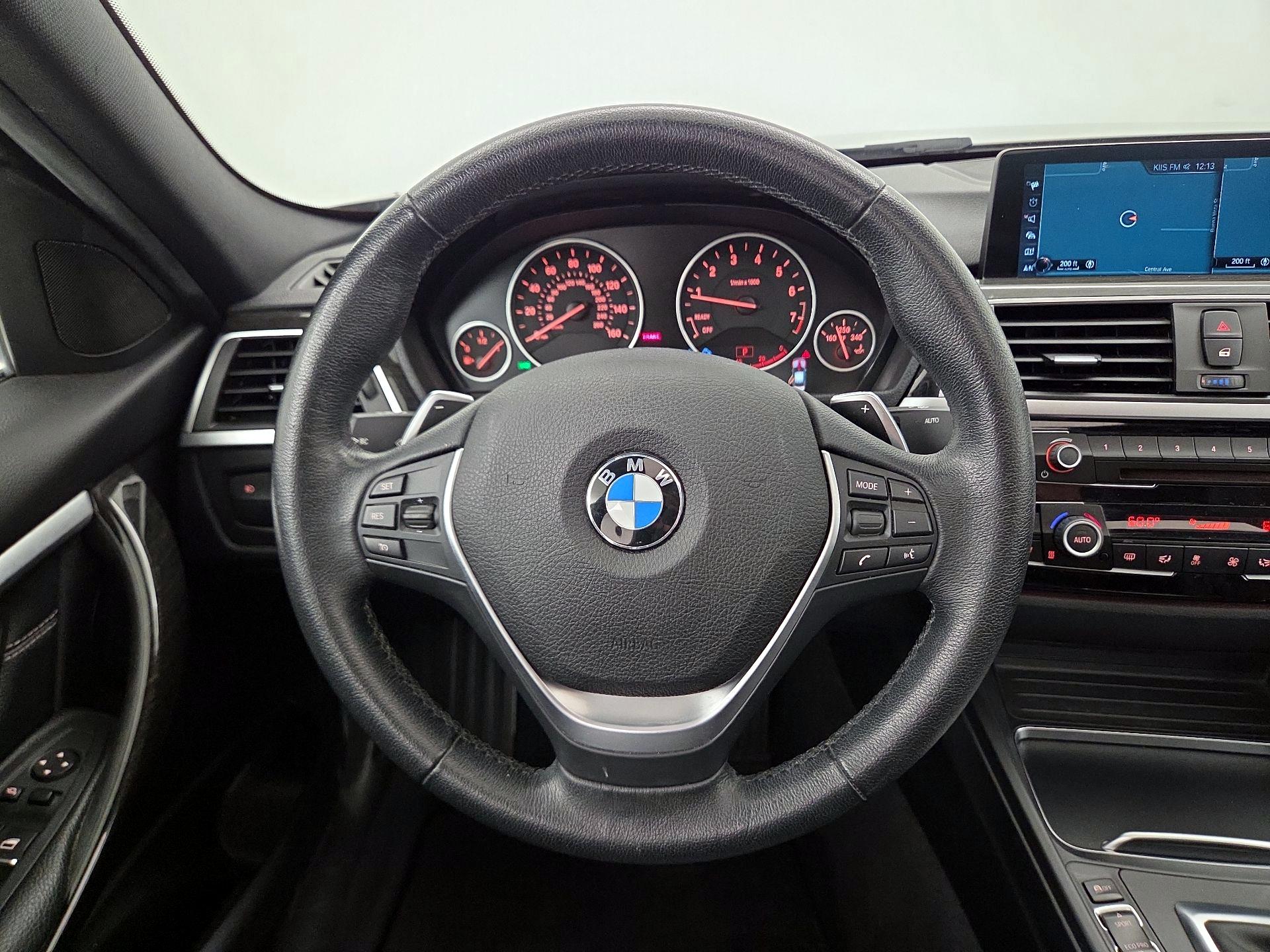 Thumbnail: 2017 BMW 3 Series - 10