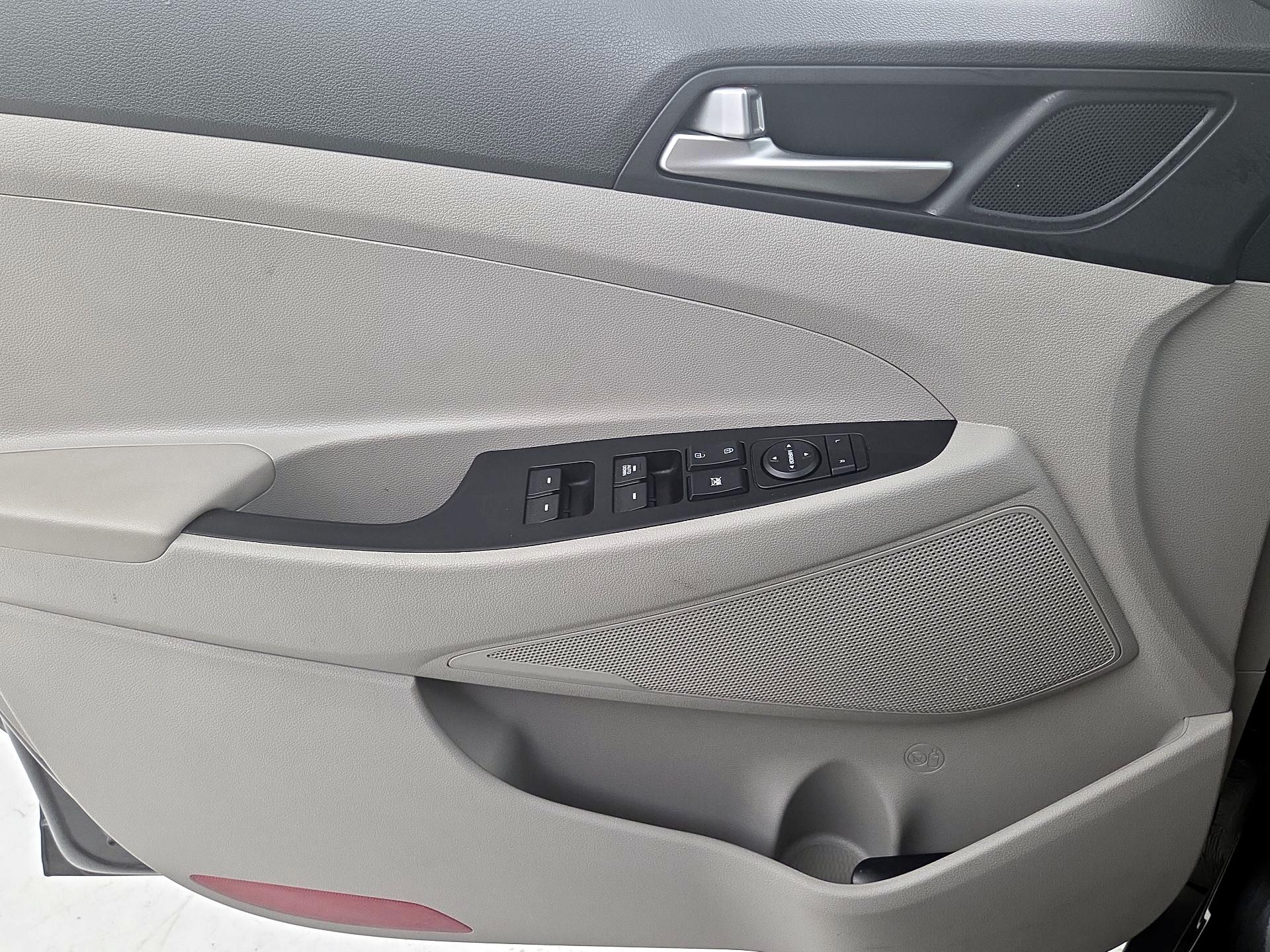 Thumbnail: 2021 Hyundai Tucson - 12