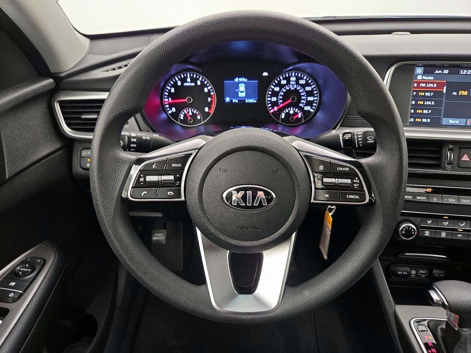 2020 Kia Optima LX - Photo 11