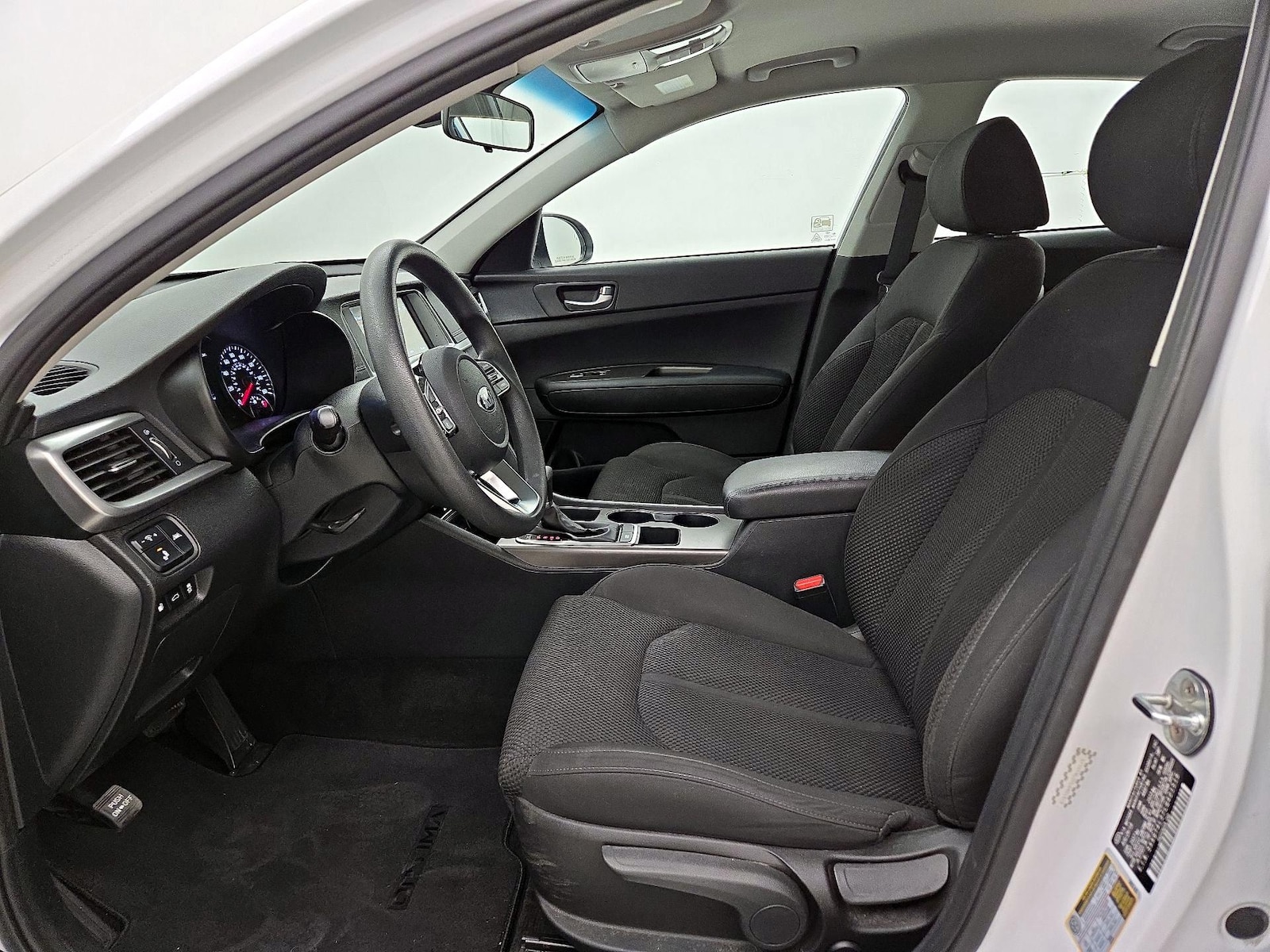 2020 Kia Optima LX - Photo 12