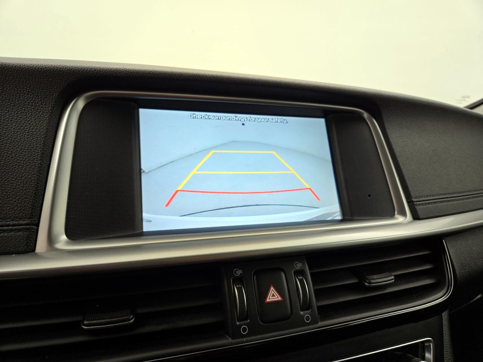 2020 Kia Optima LX - Photo 15