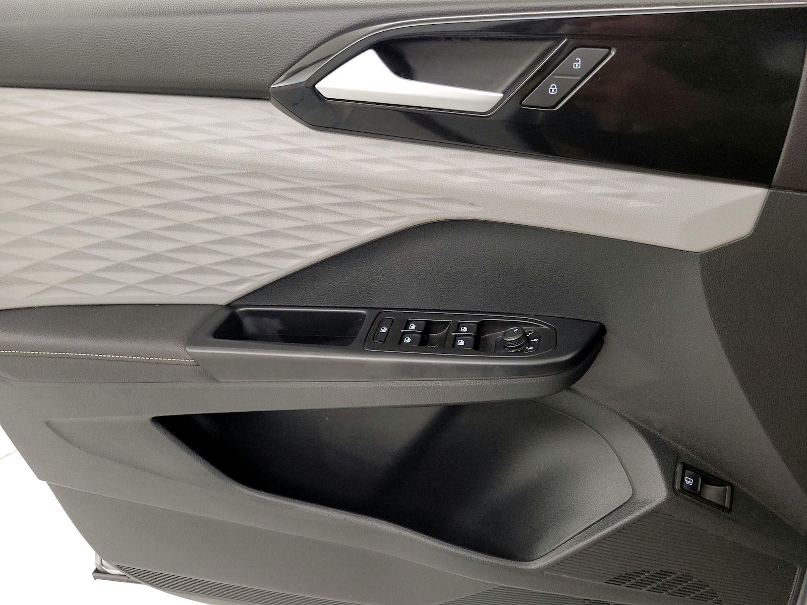 2024 Volkswagen Taos S - Photo 13