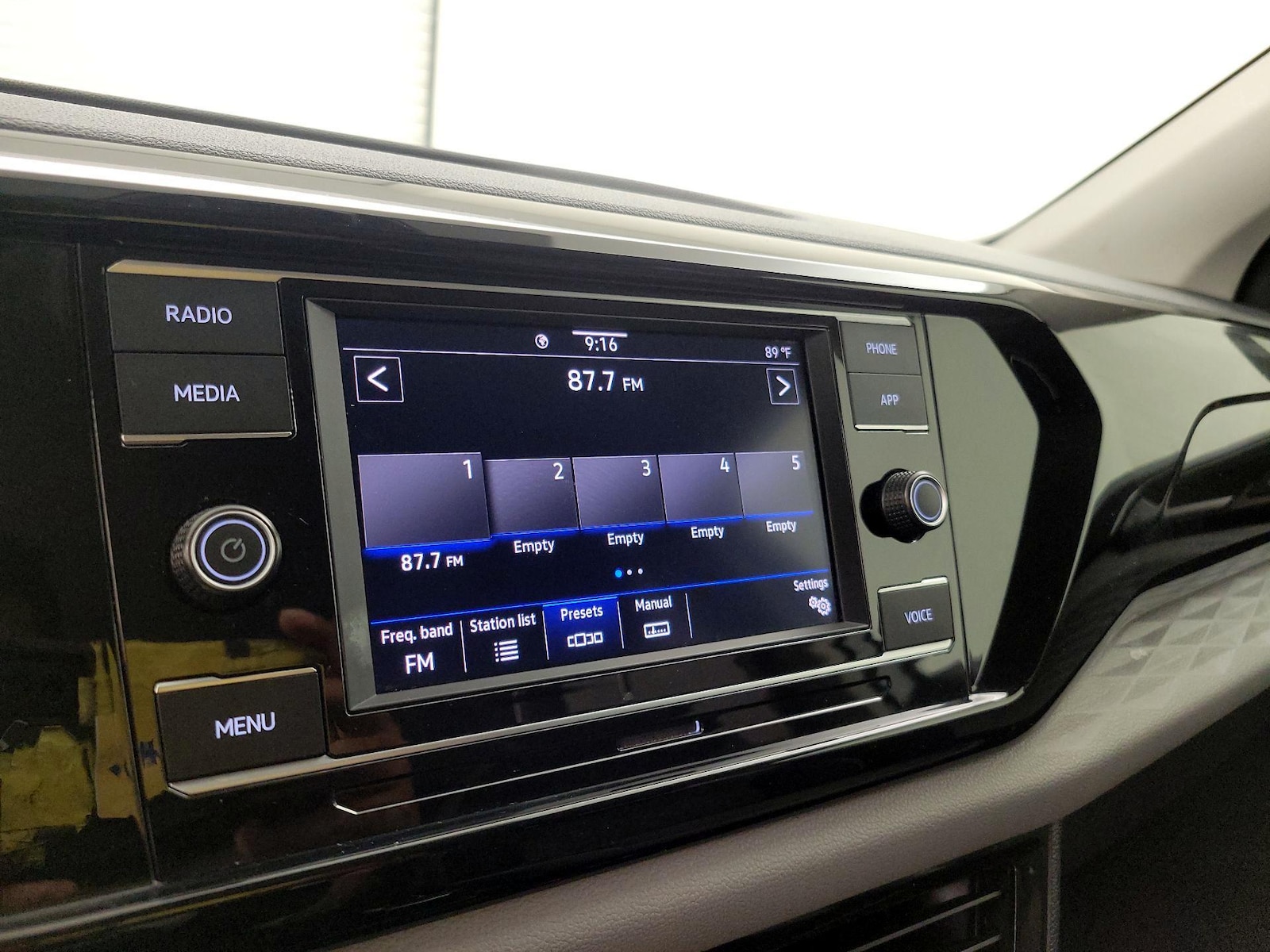 2024 Volkswagen Taos S - Photo 16