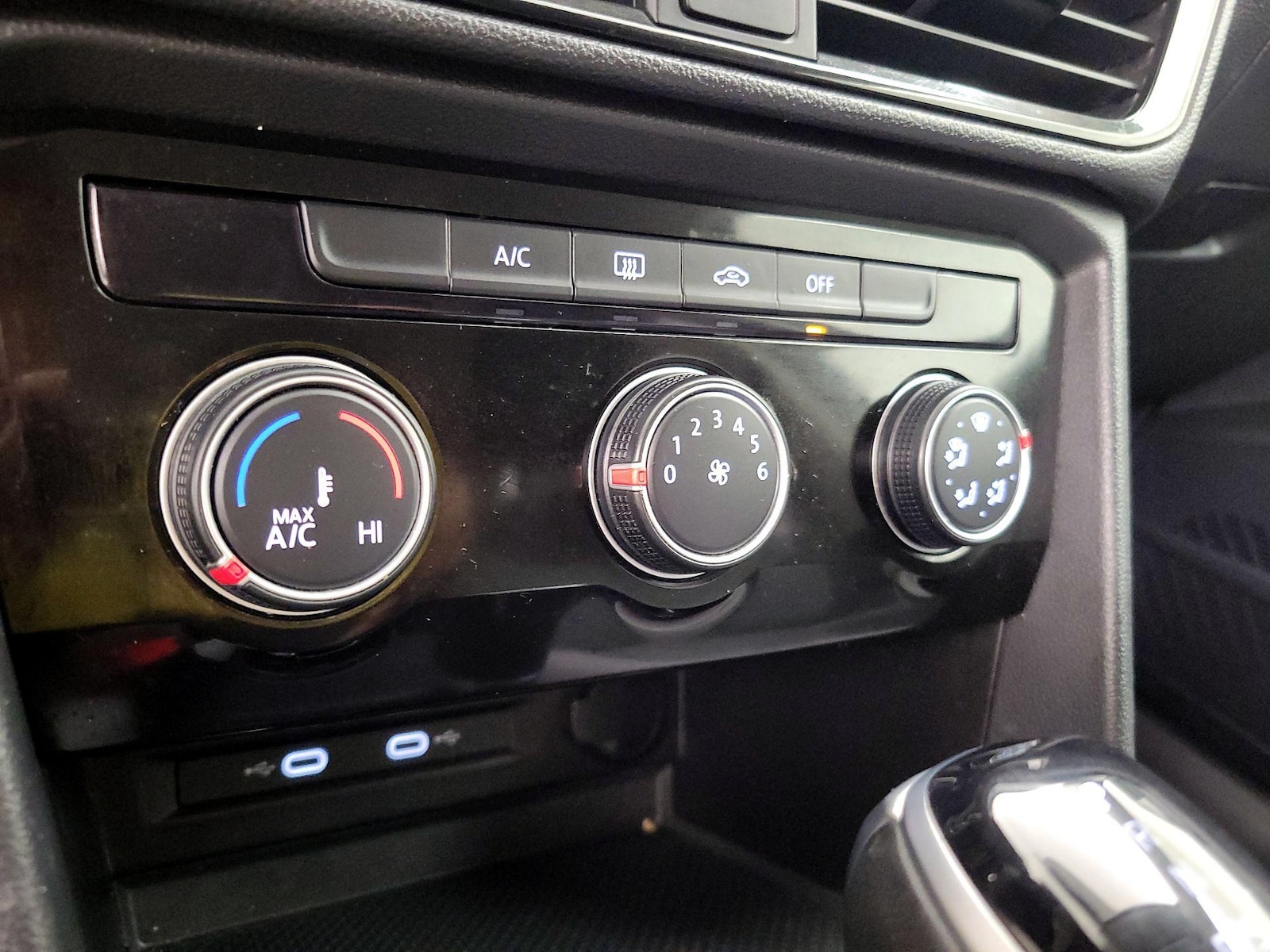 2024 Volkswagen Taos S - Photo 17
