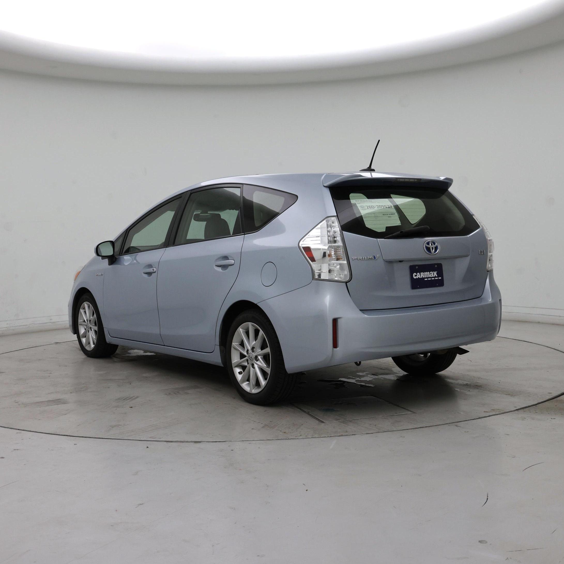 Thumbnail: 2014 Toyota Prius v - 2