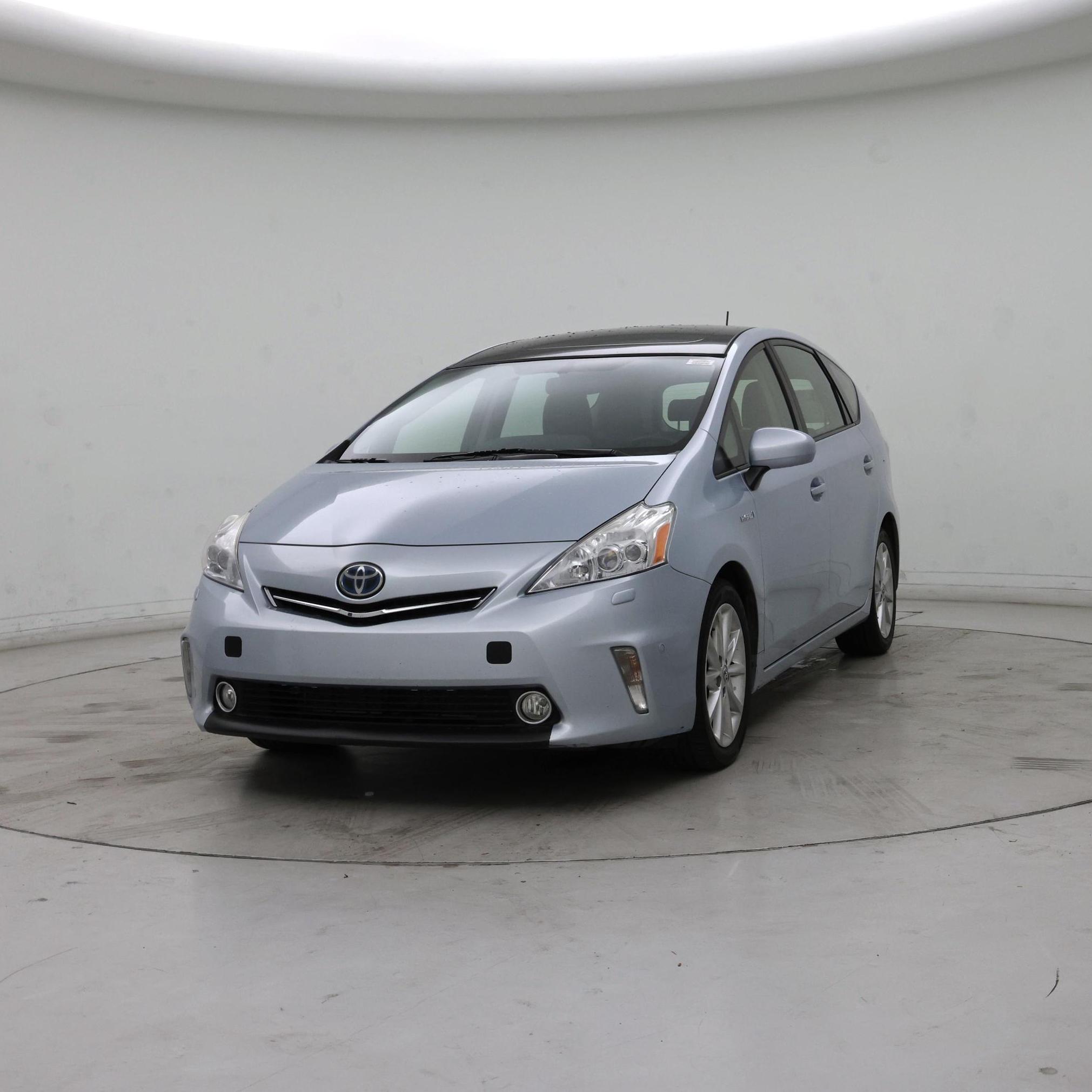 Thumbnail: 2014 Toyota Prius v - 4