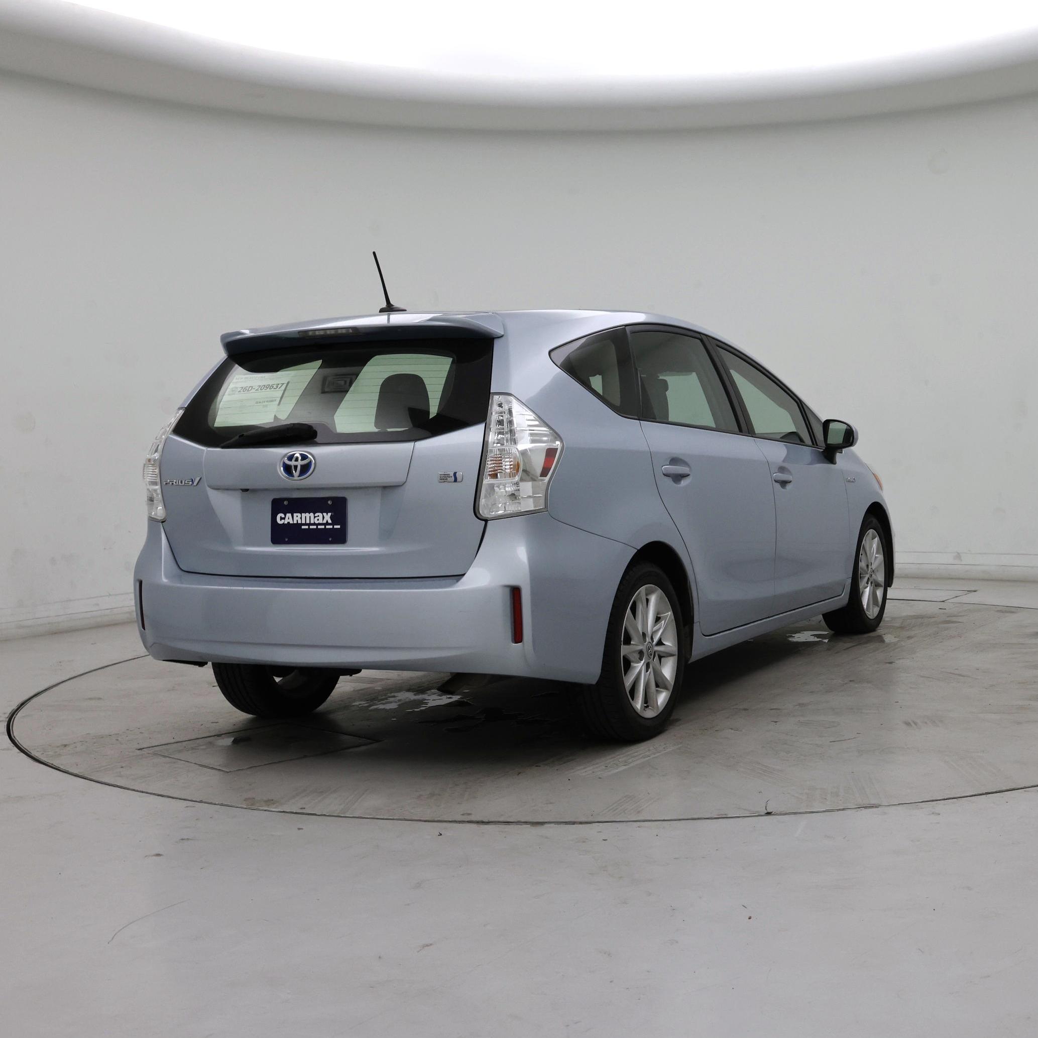 Thumbnail: 2014 Toyota Prius v - 8