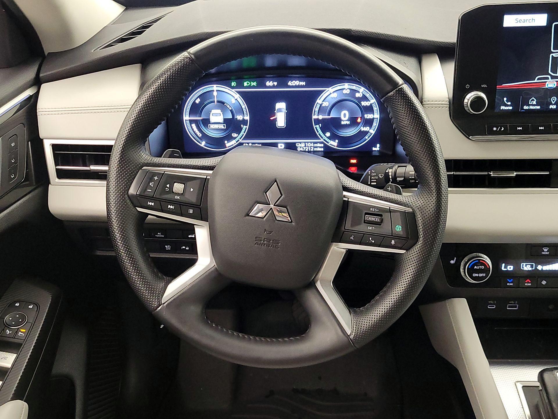 Thumbnail: 2024 Mitsubishi Outlander - 10