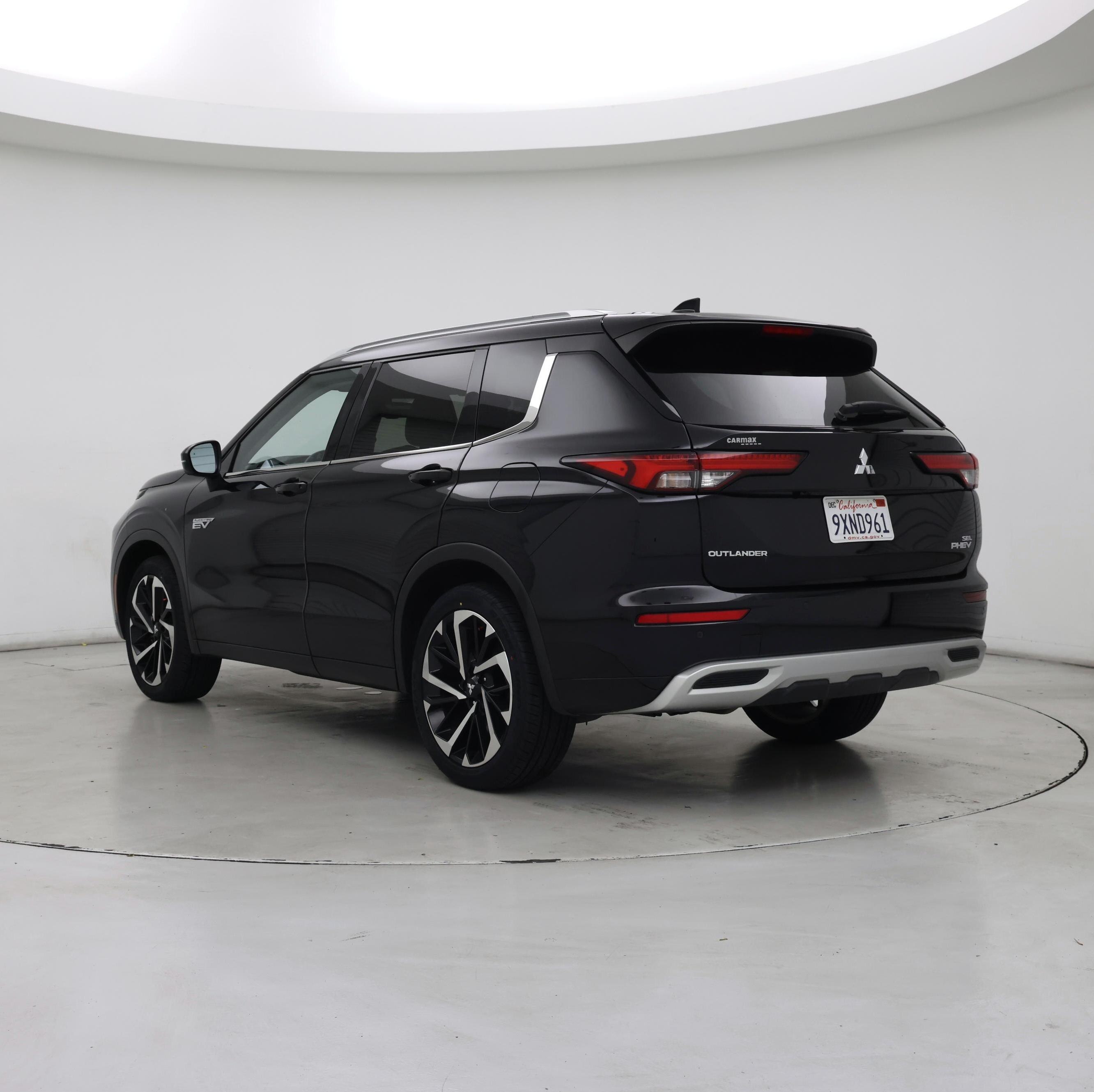 Thumbnail: 2024 Mitsubishi Outlander - 2